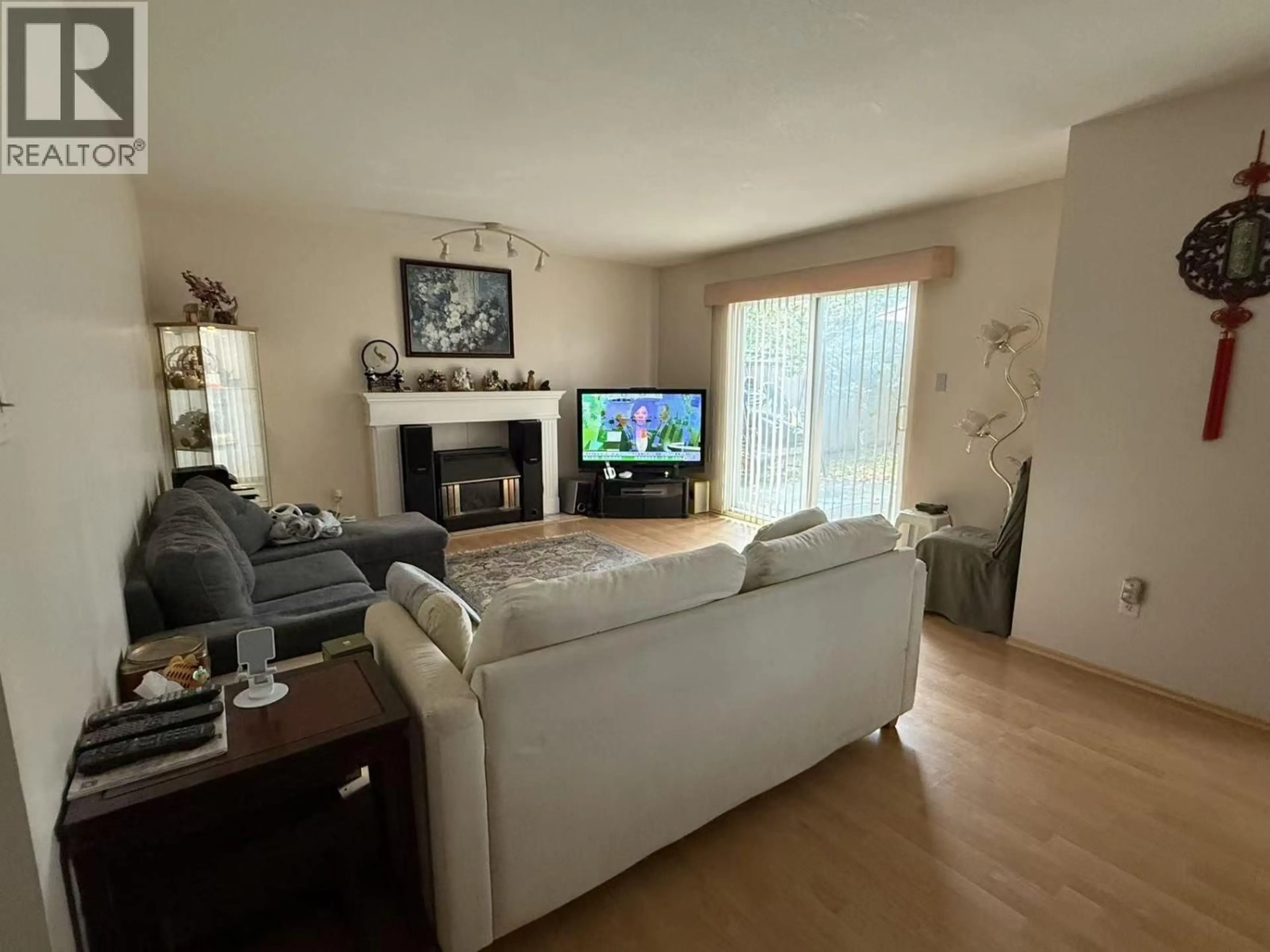 Living room with furniture, unknown for 3830 MCKAY DRIVE, Richmond British Columbia V6X3R5