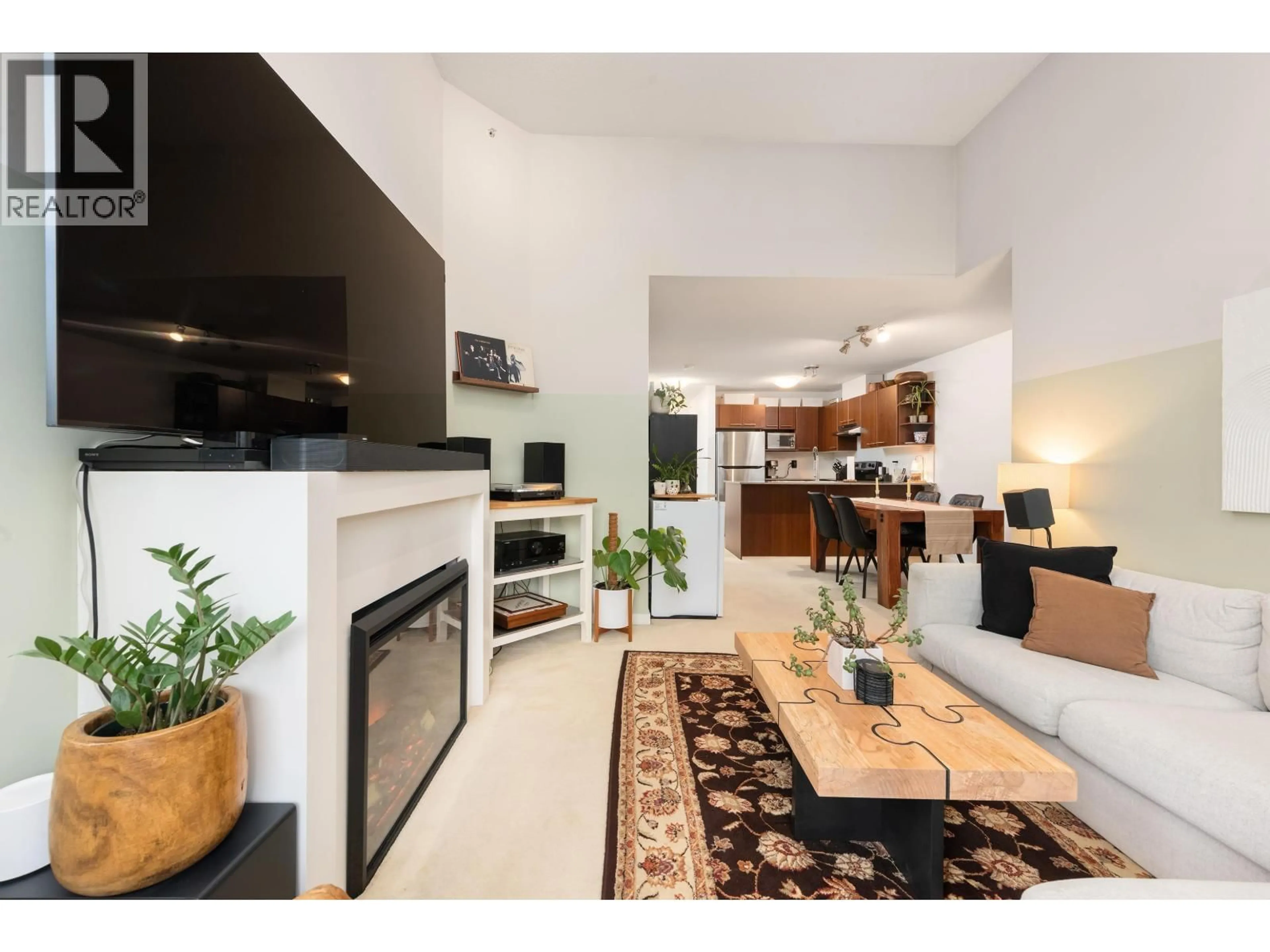 Living room with furniture, unknown for 405 - 4728 BRENTWOOD DRIVE, Burnaby British Columbia V5C0G2