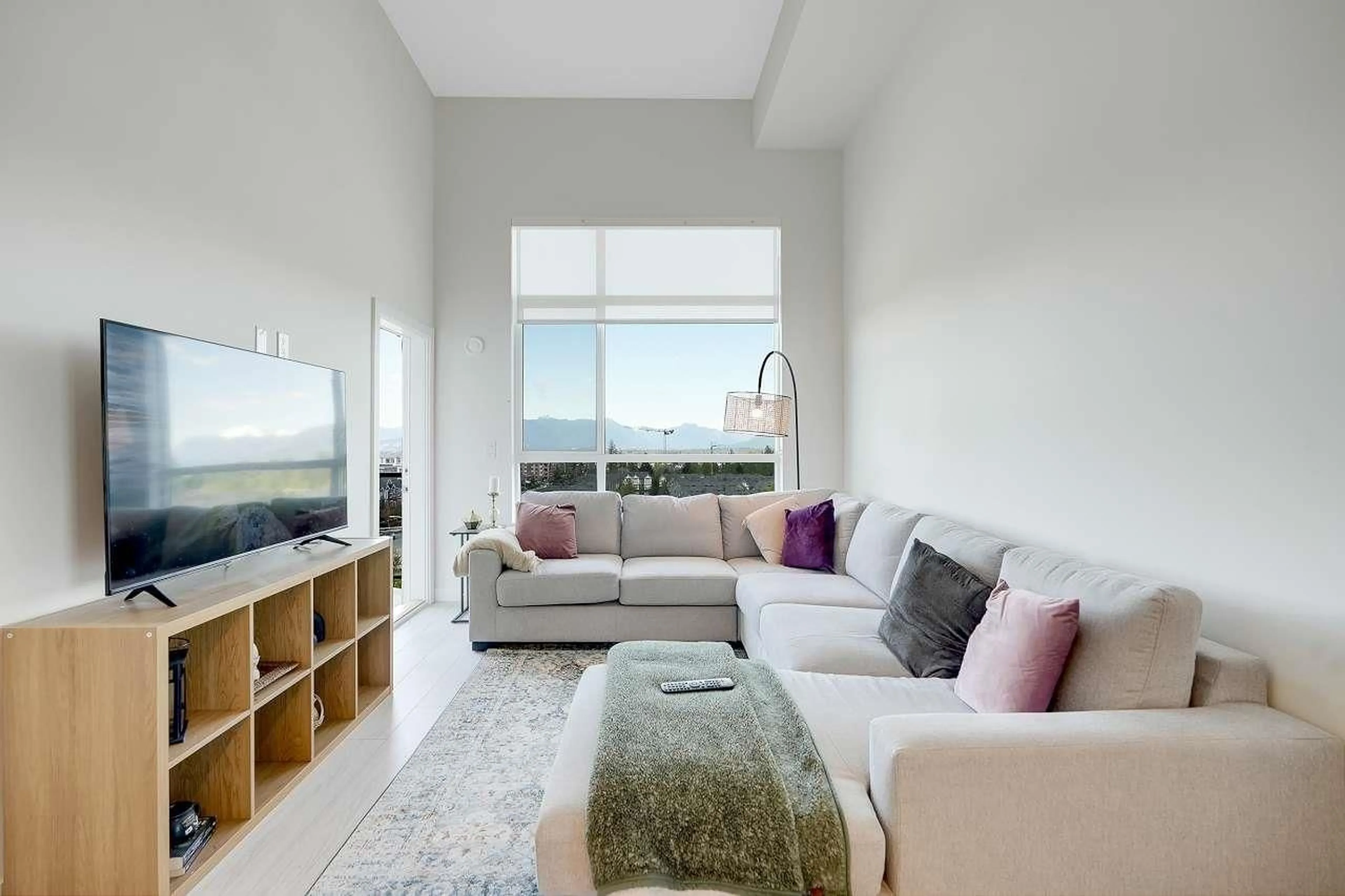 Living room with furniture, unknown for B615 - 20834 80 AVENUE, Langley British Columbia V2Y3M3