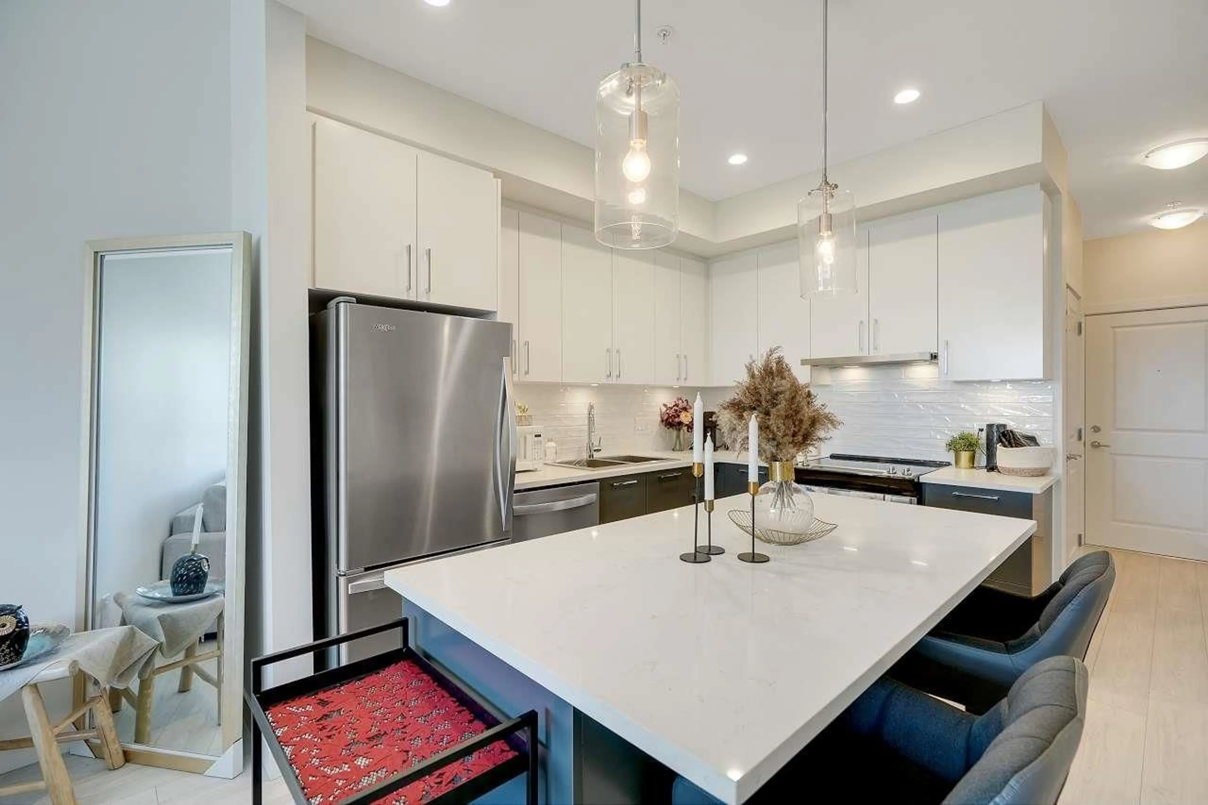 Contemporary kitchen, ceramic/tile floor for B615 - 20834 80 AVENUE, Langley British Columbia V2Y3M3