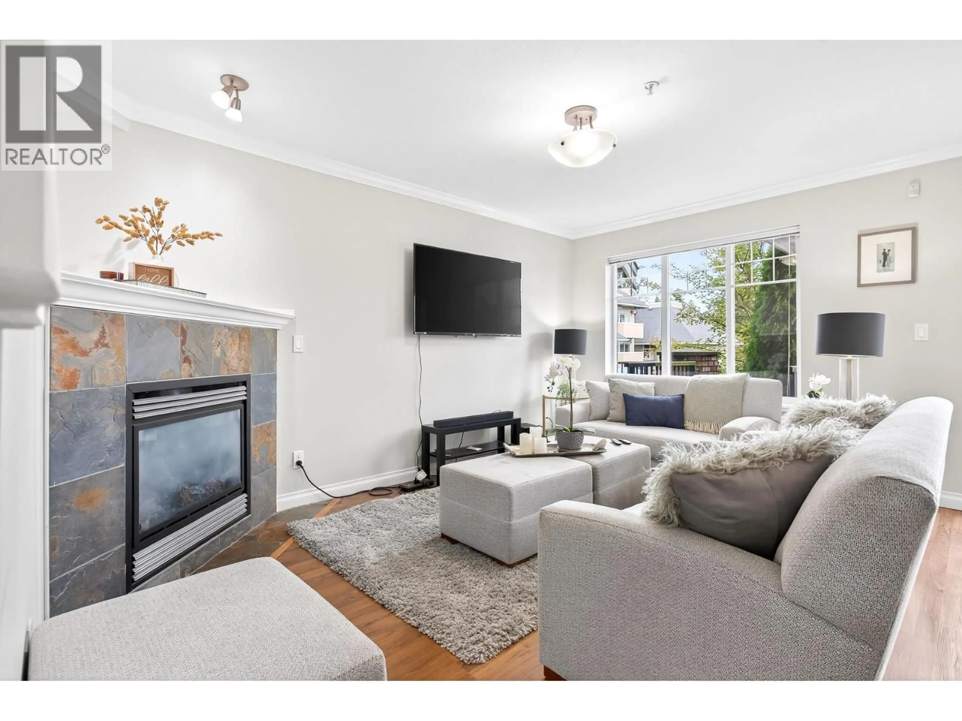 Living room with furniture, unknown for 212 - 1567 GRANT AVENUE, Port Coquitlam British Columbia V3B1P1