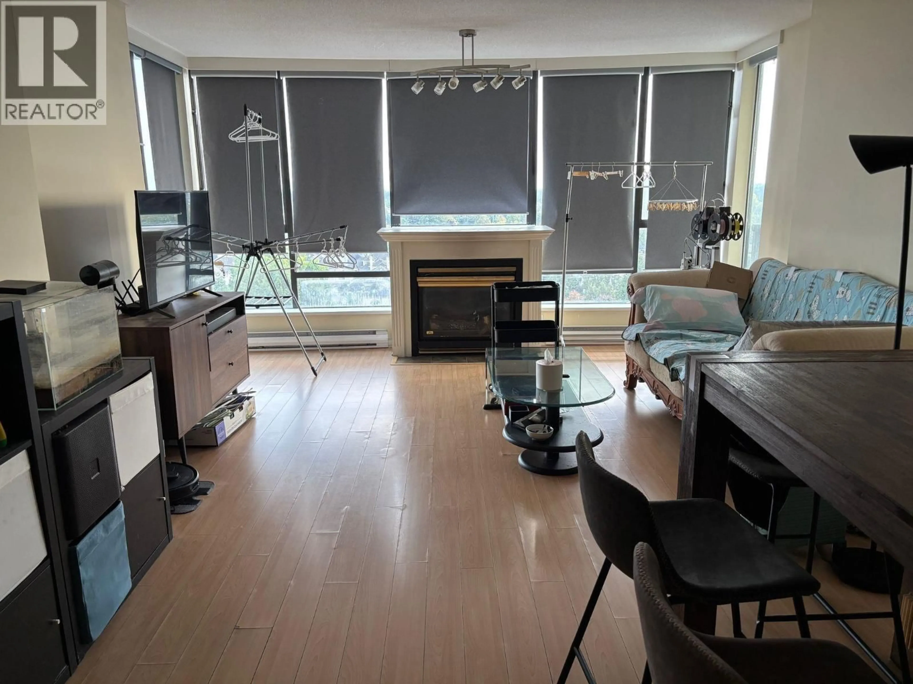 Living room with furniture, unknown for 1307 - 8180 GRANVILLE AVENUE, Richmond British Columbia V6Y4G1