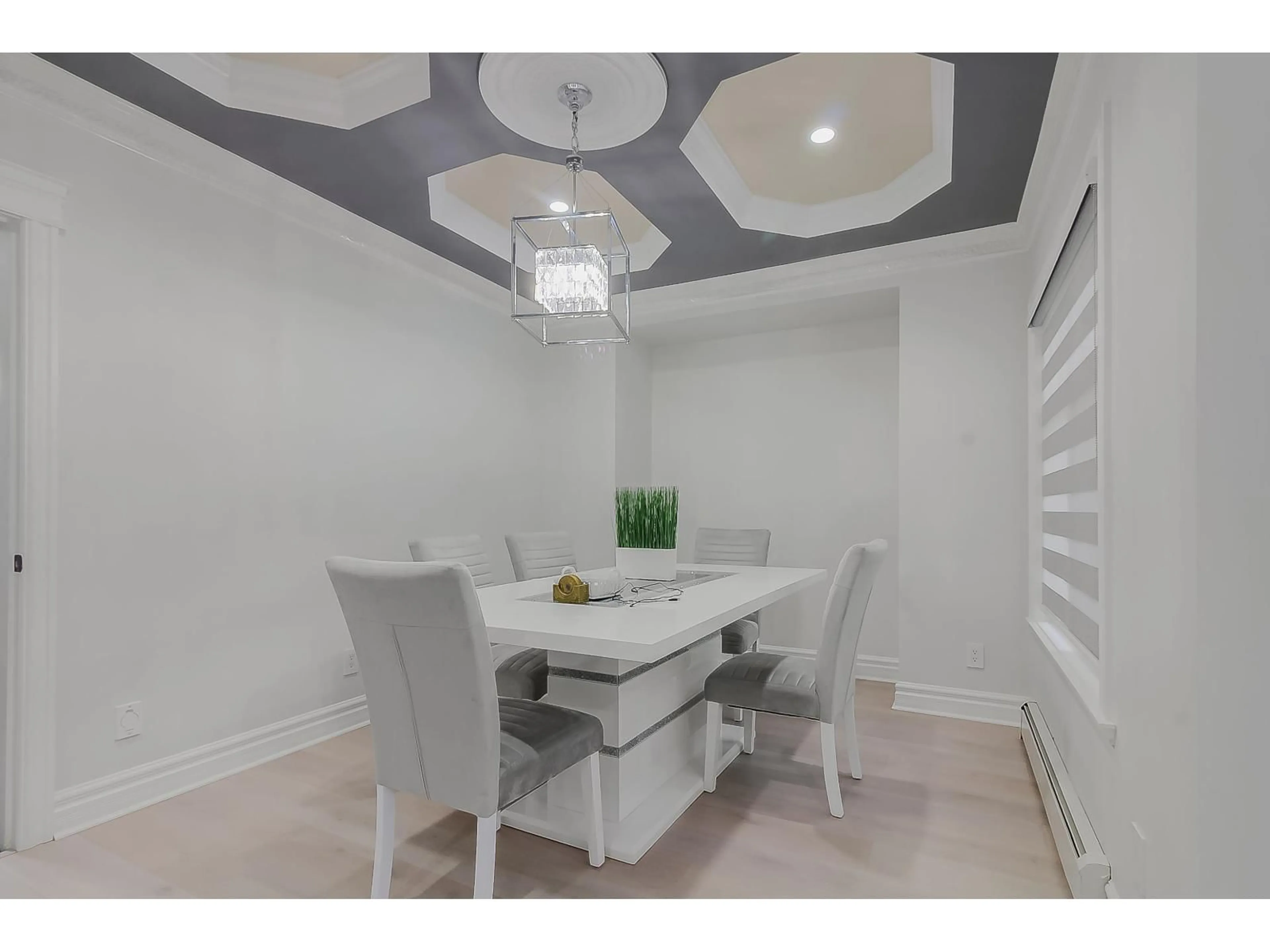 Dining room, ceramic/tile floor for 6842 131 STREET, Surrey British Columbia V3W1R8