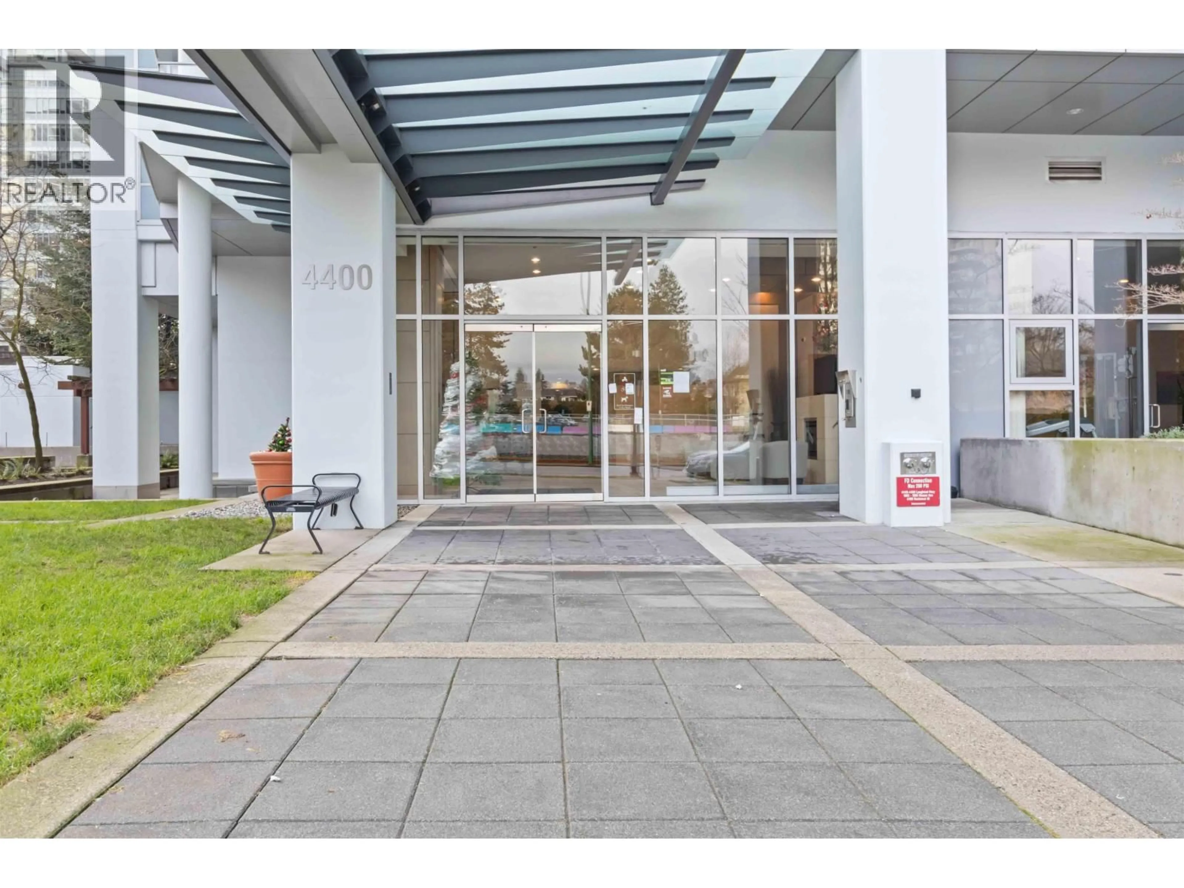 Indoor foyer for 2803 - 4400 BUCHANAN STREET, Burnaby British Columbia V5C0E3