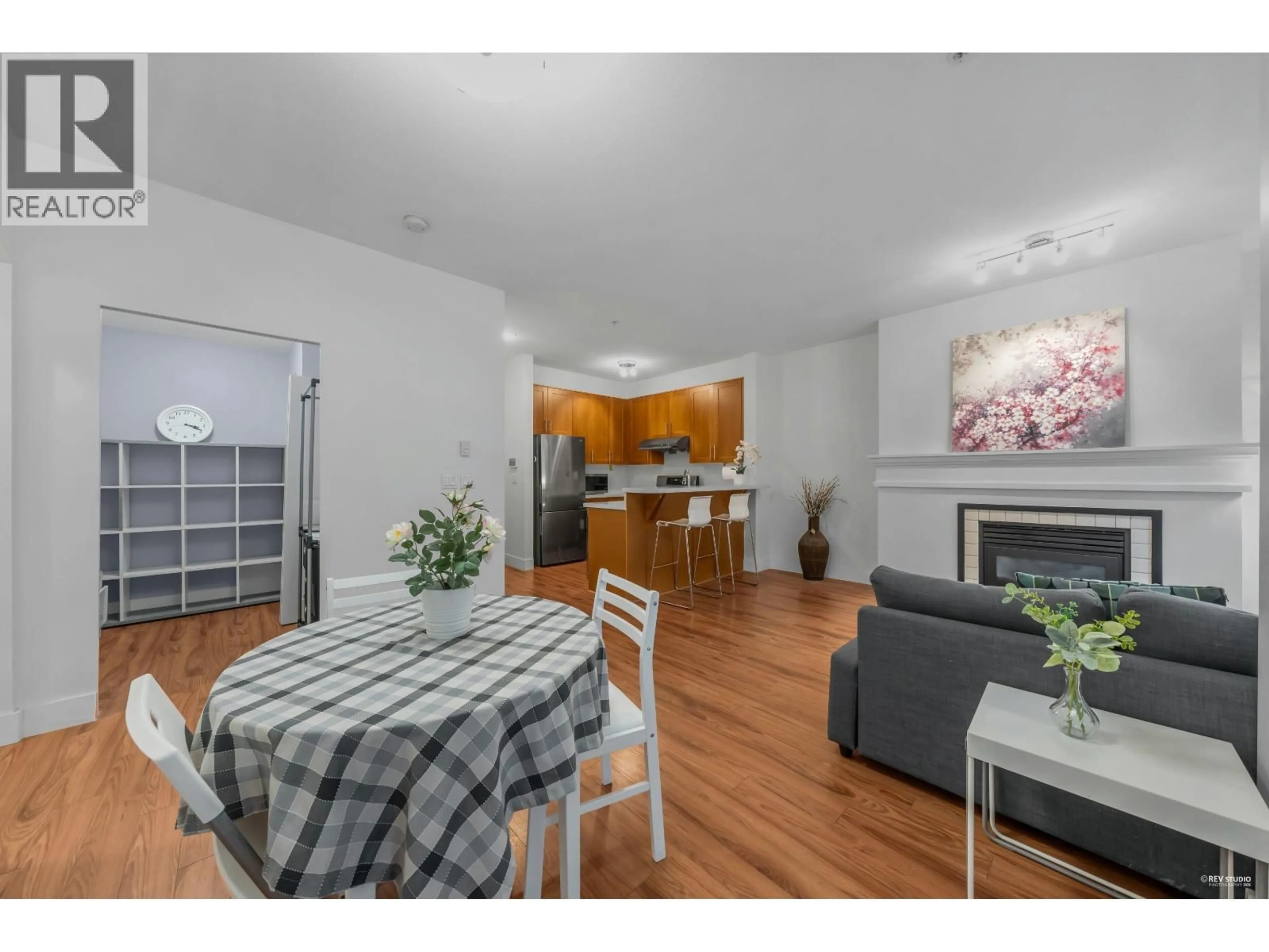 A pic of a room for 1305 - 4655 VALLEY DRIVE, Vancouver British Columbia V6J5L6