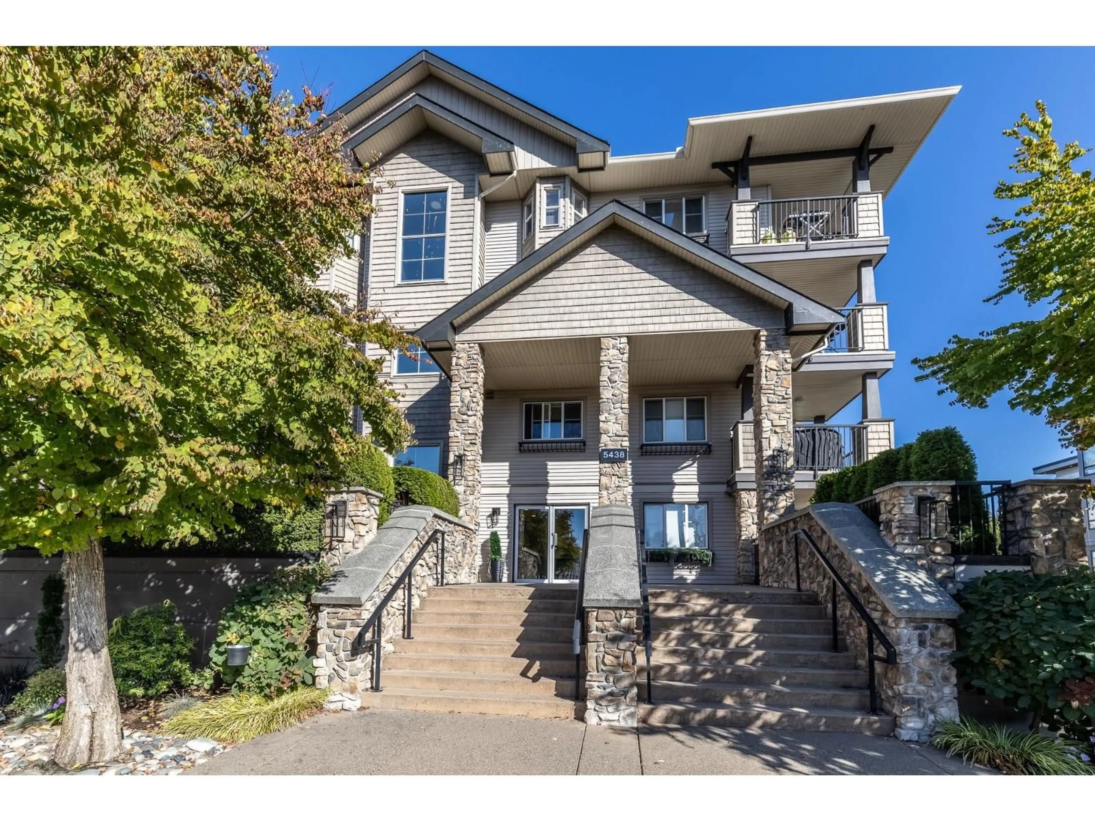 Unknown for 415 - 5438 198 STREET, Langley British Columbia V3A1G2