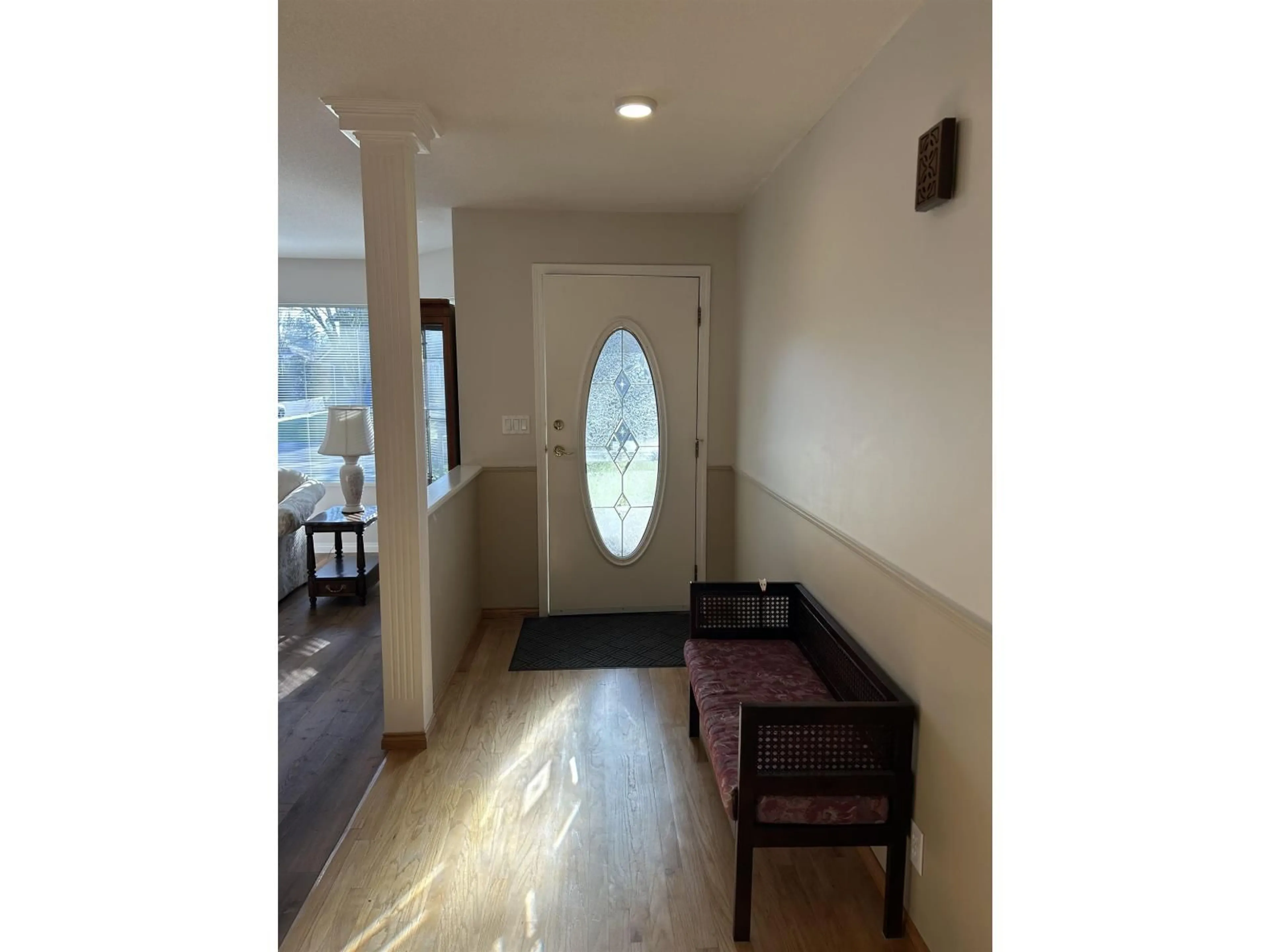 Indoor foyer for 16481 86 AVENUE, Surrey British Columbia V4N3G8