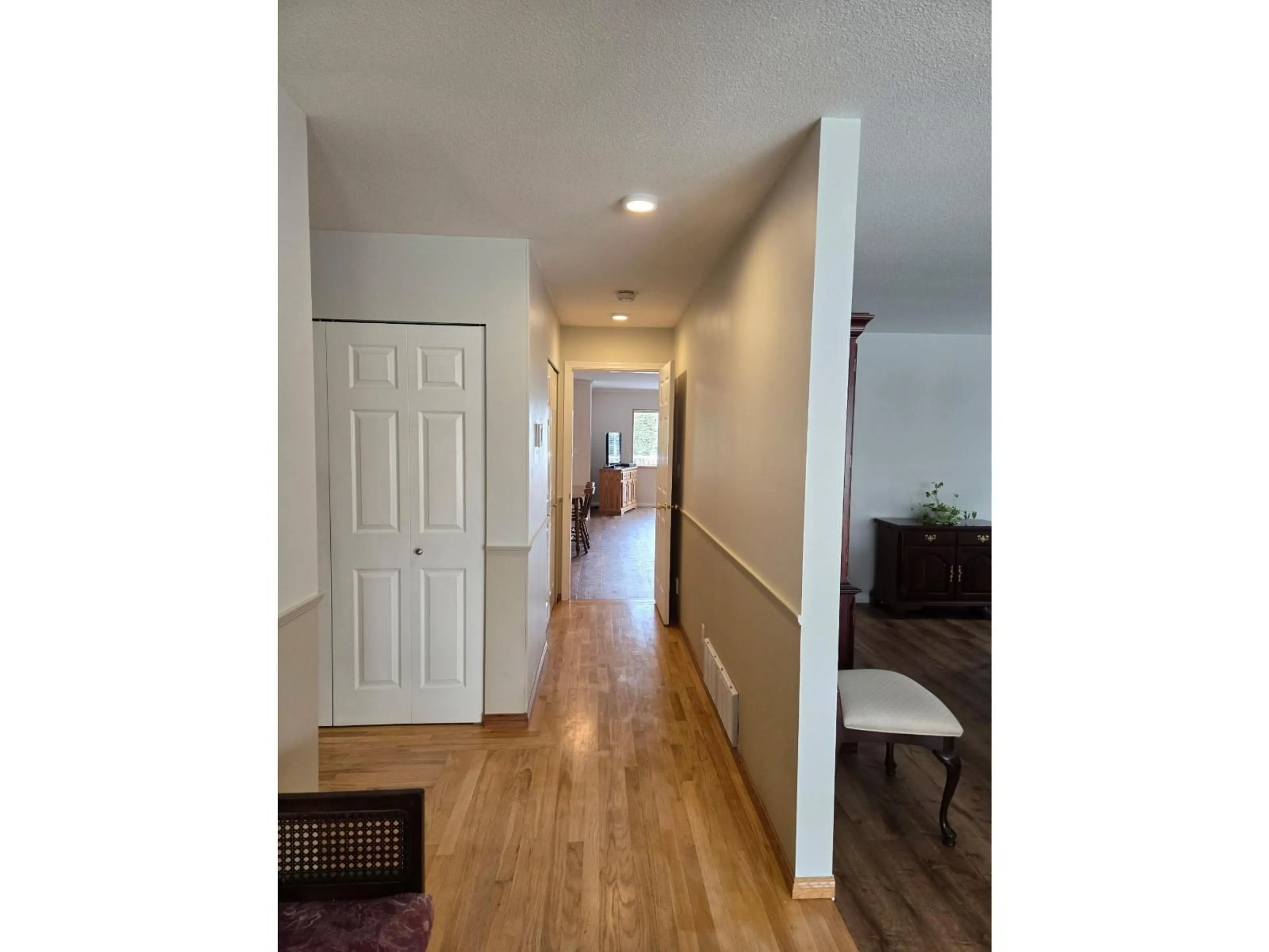 Indoor entryway for 16481 86 AVENUE, Surrey British Columbia V4N3G8