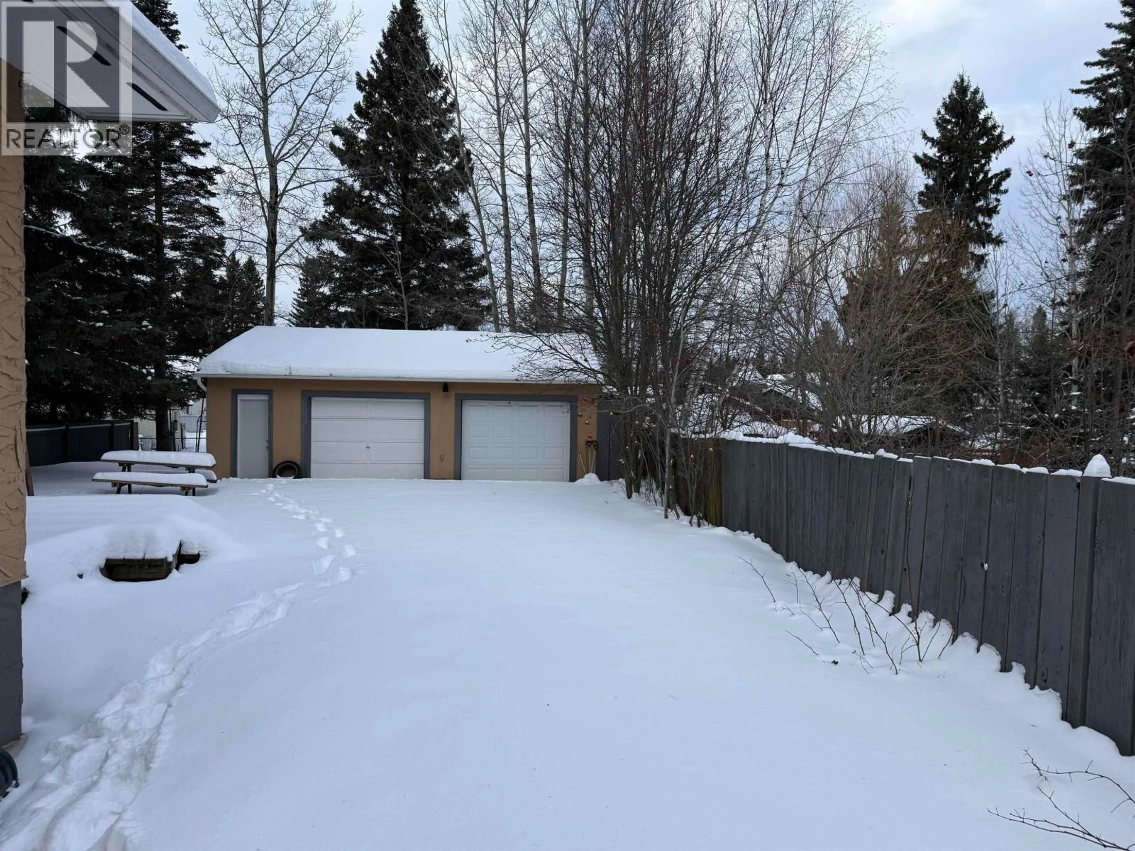 A pic from outside/outdoor area/front of a property/back of a property/a pic from drone, street for 6812 FAIRMONT CRESCENT, Prince George British Columbia V2N2P5