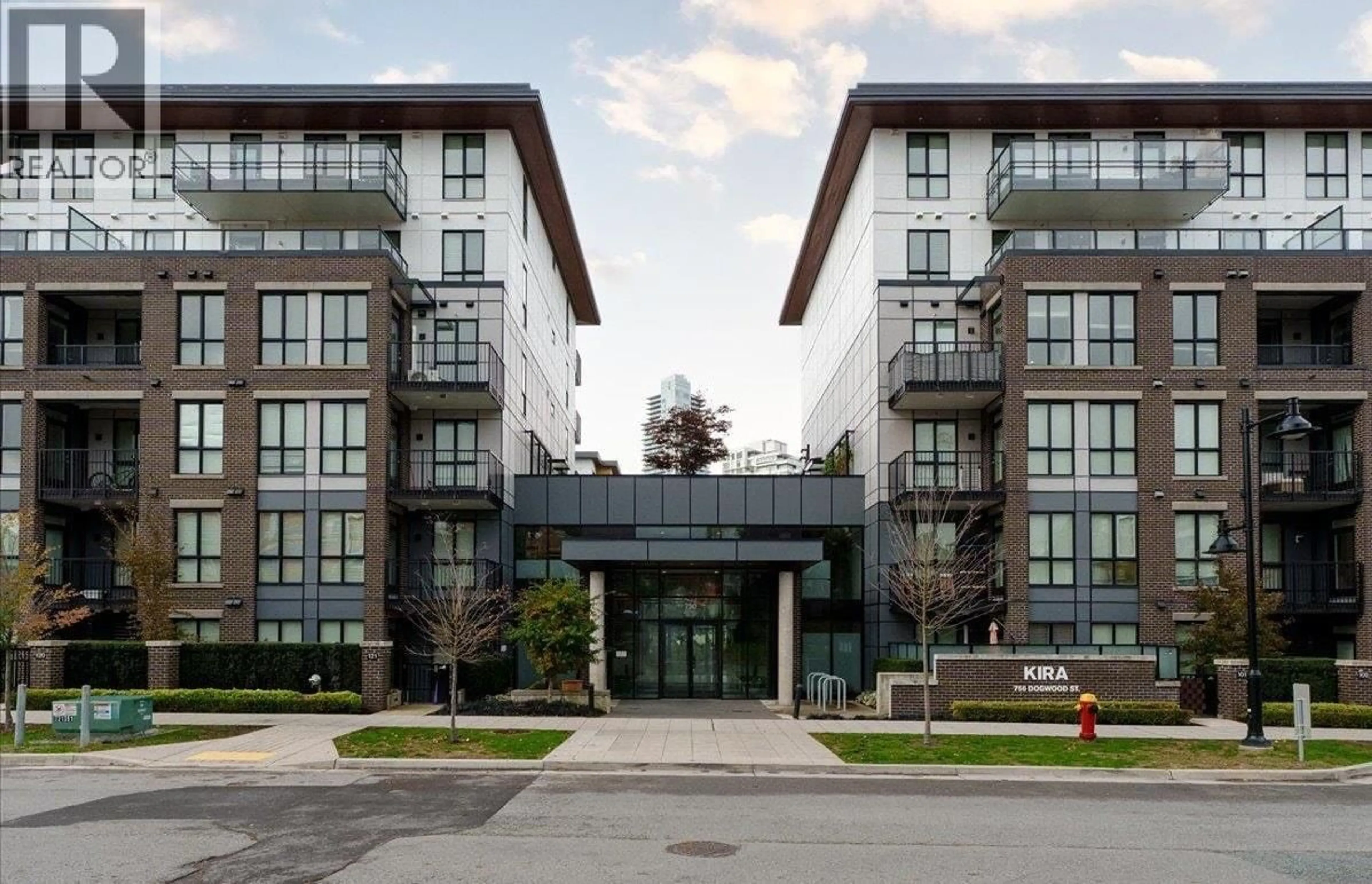 Indoor foyer for 119 - 750 DOGWOOD STREET, Coquitlam British Columbia V3J4B7