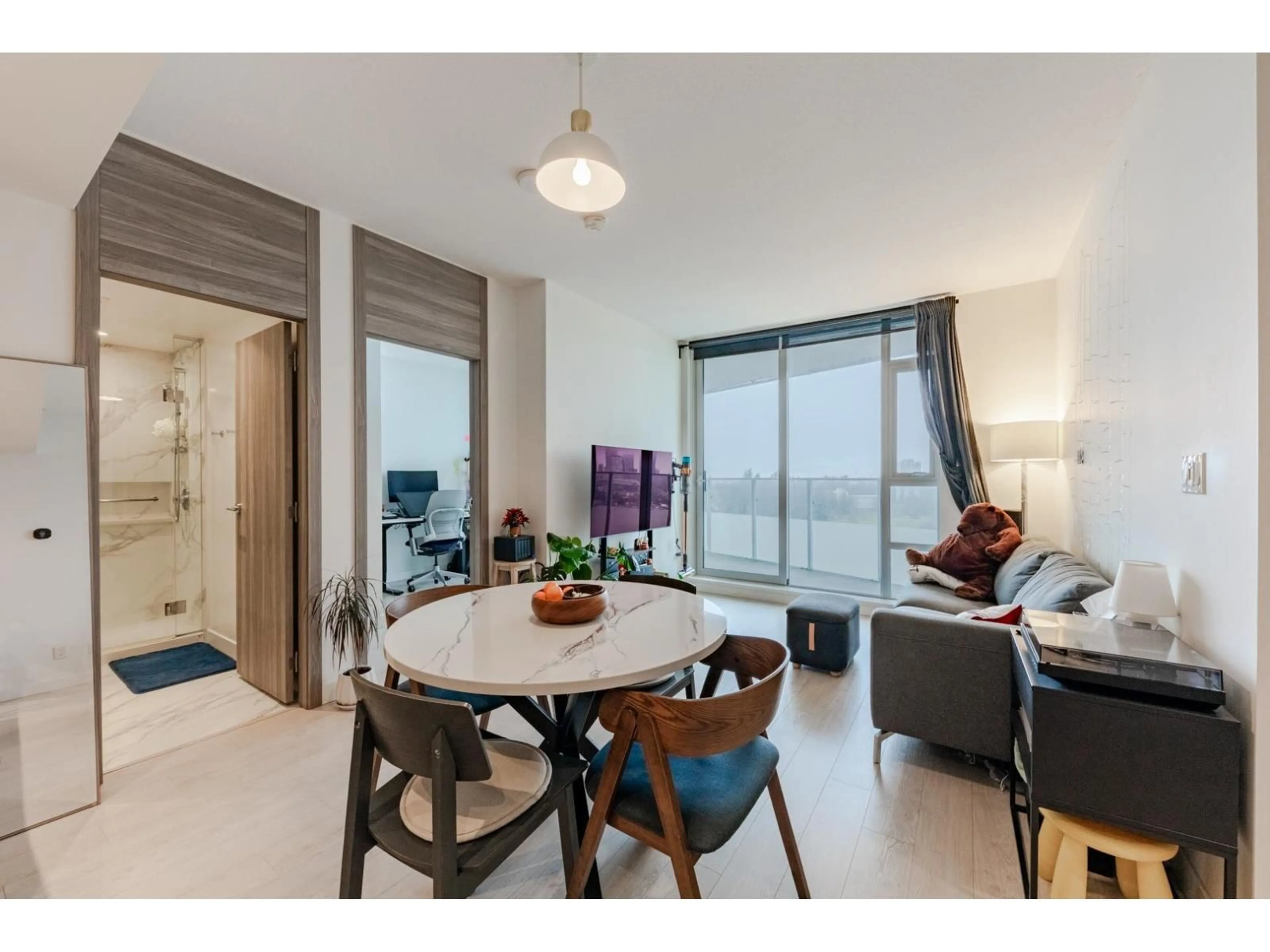 Living room with furniture, unknown for 1803 - 9887 WHALLEY BOULEVARD, Surrey British Columbia V3T0P4