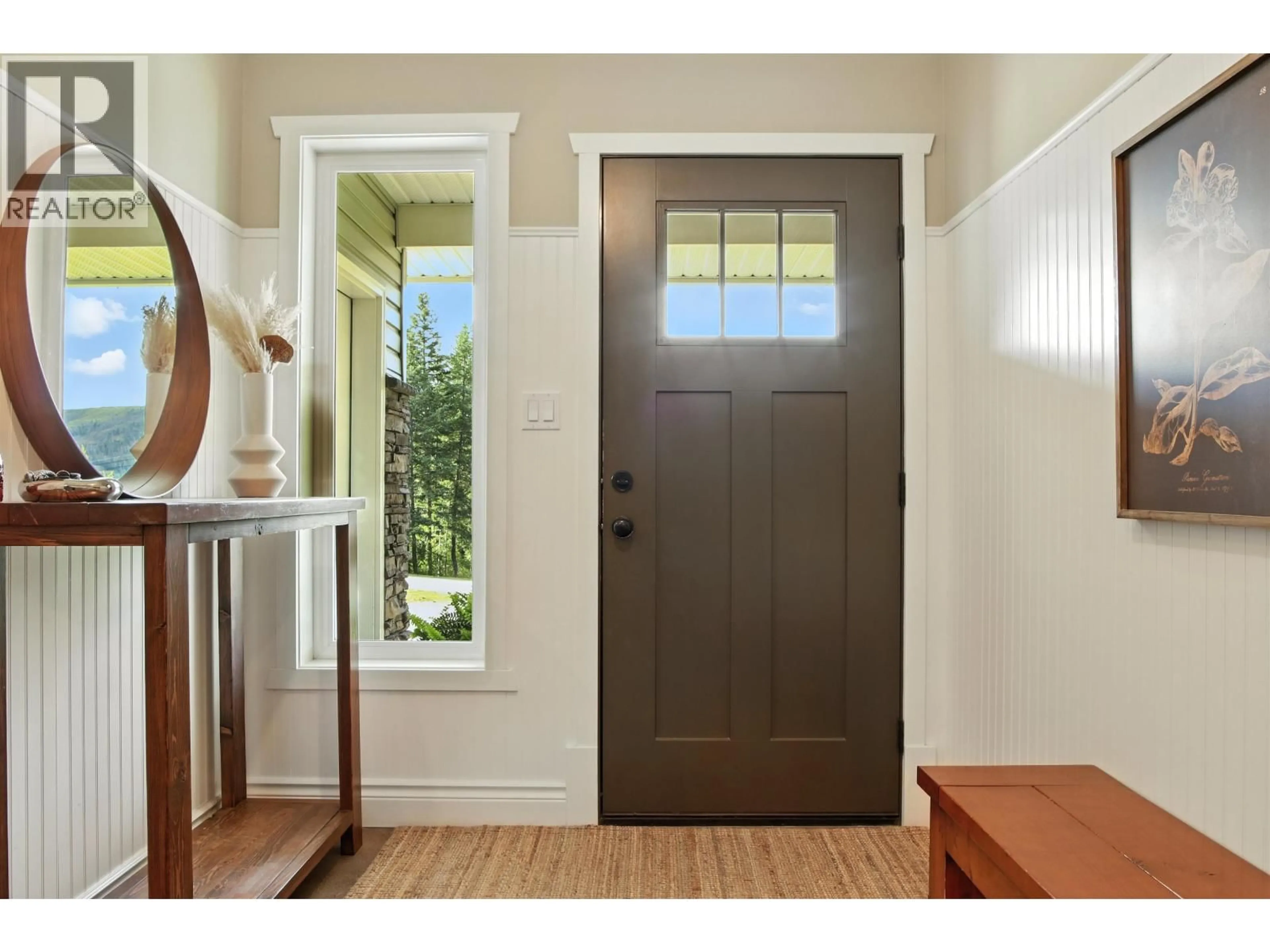 Indoor entryway for 2167 BLUFF VIEW DRIVE, Williams Lake British Columbia V2G5G1