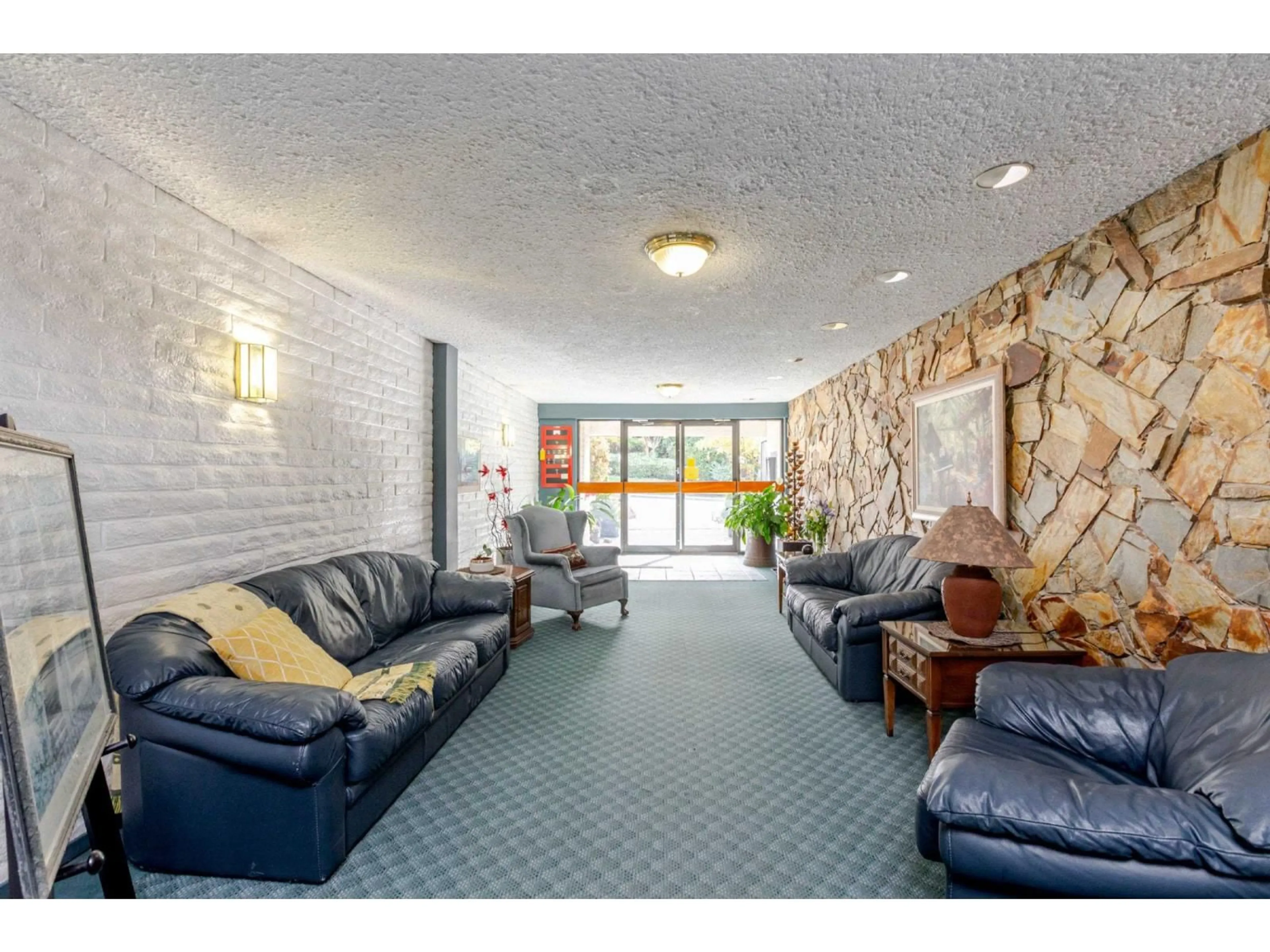 Lobby for #304 - 1351 MARTIN STREET, White Rock British Columbia V4B3W6