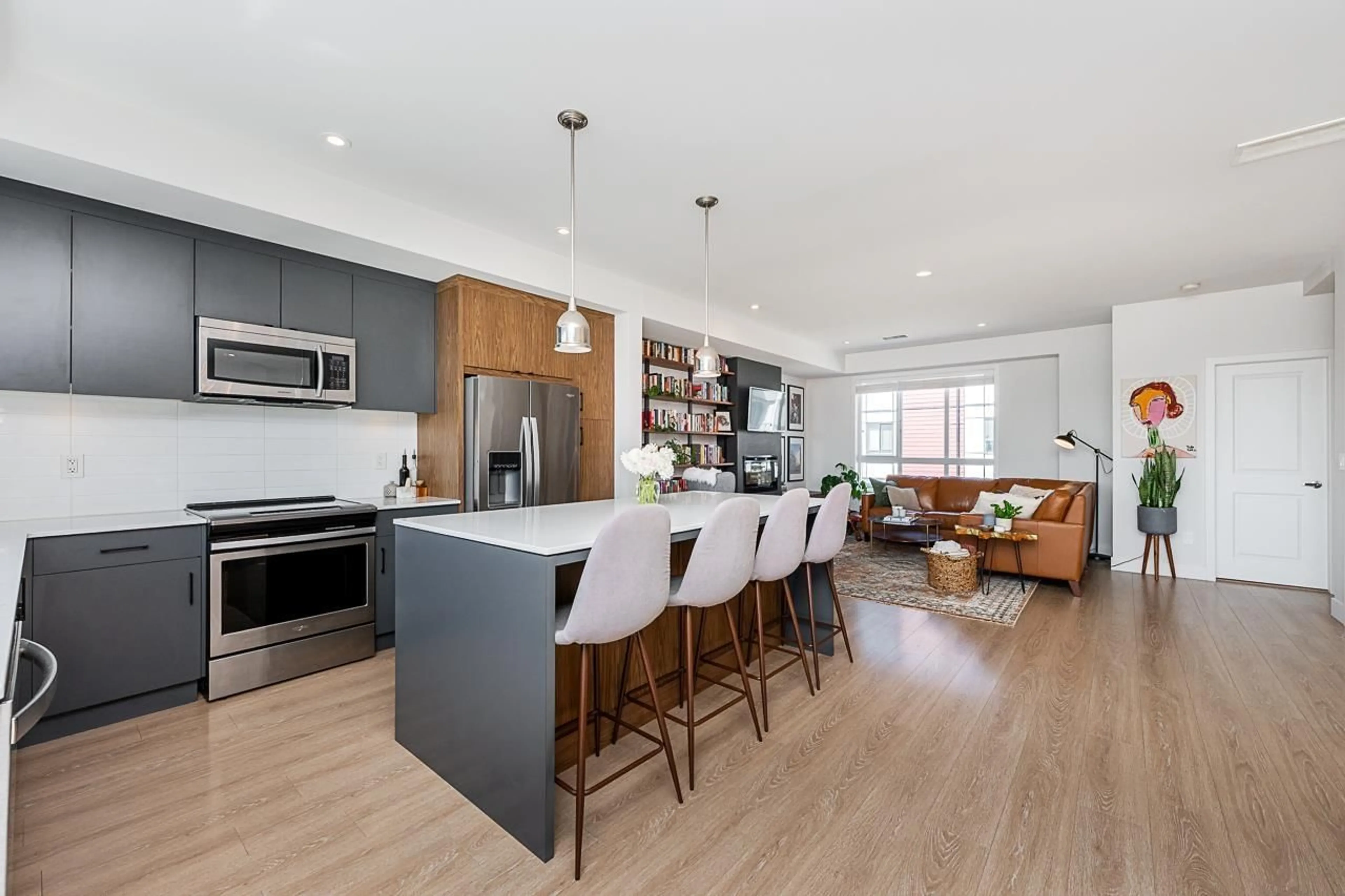 Open concept kitchen, wood/laminate floor for 11 - 1502 MCCALLUM ROAD, Abbotsford British Columbia V2S0K7