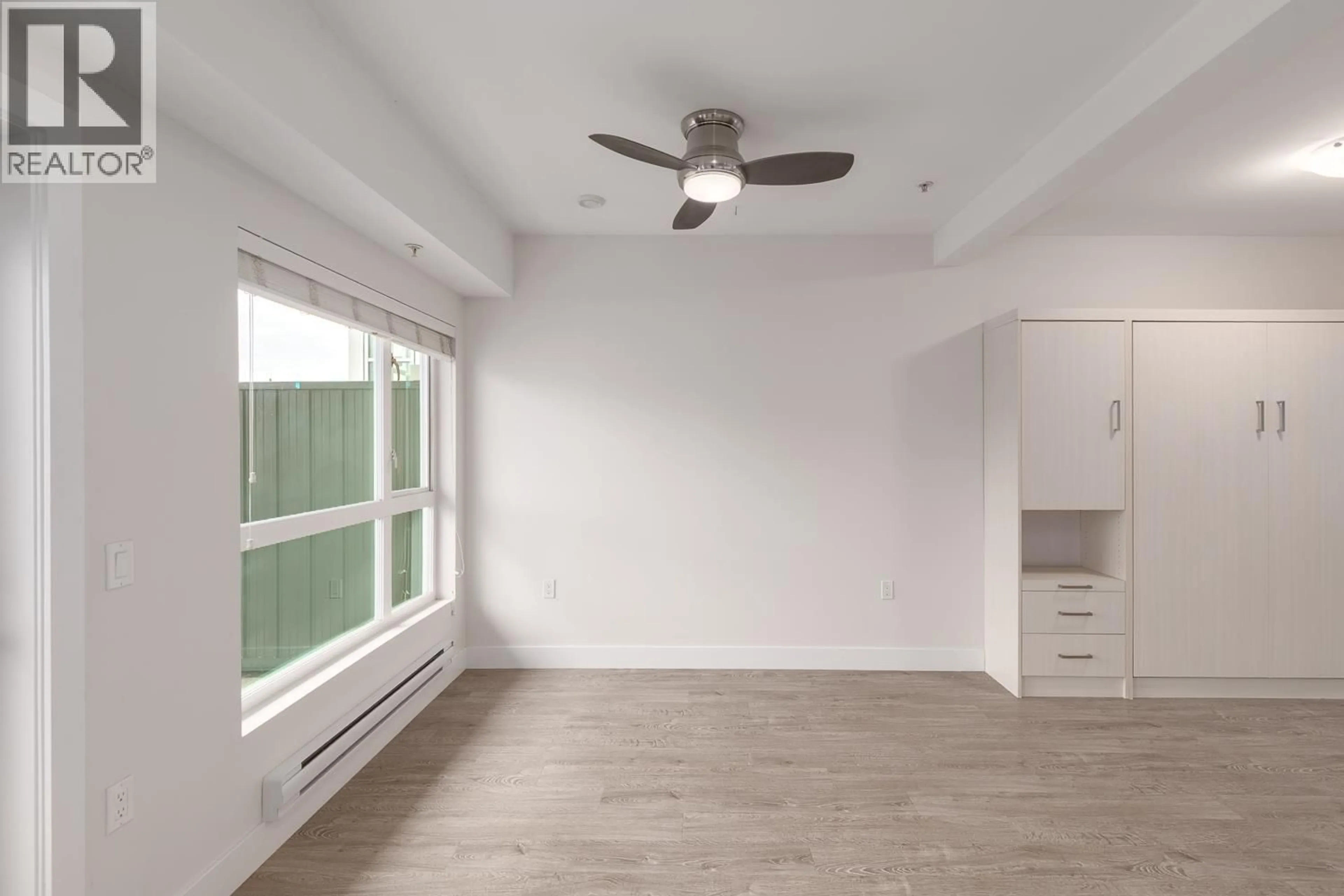 A pic of a room for 302 - 809 FOURTH AVENUE, New Westminster British Columbia V3M0K1