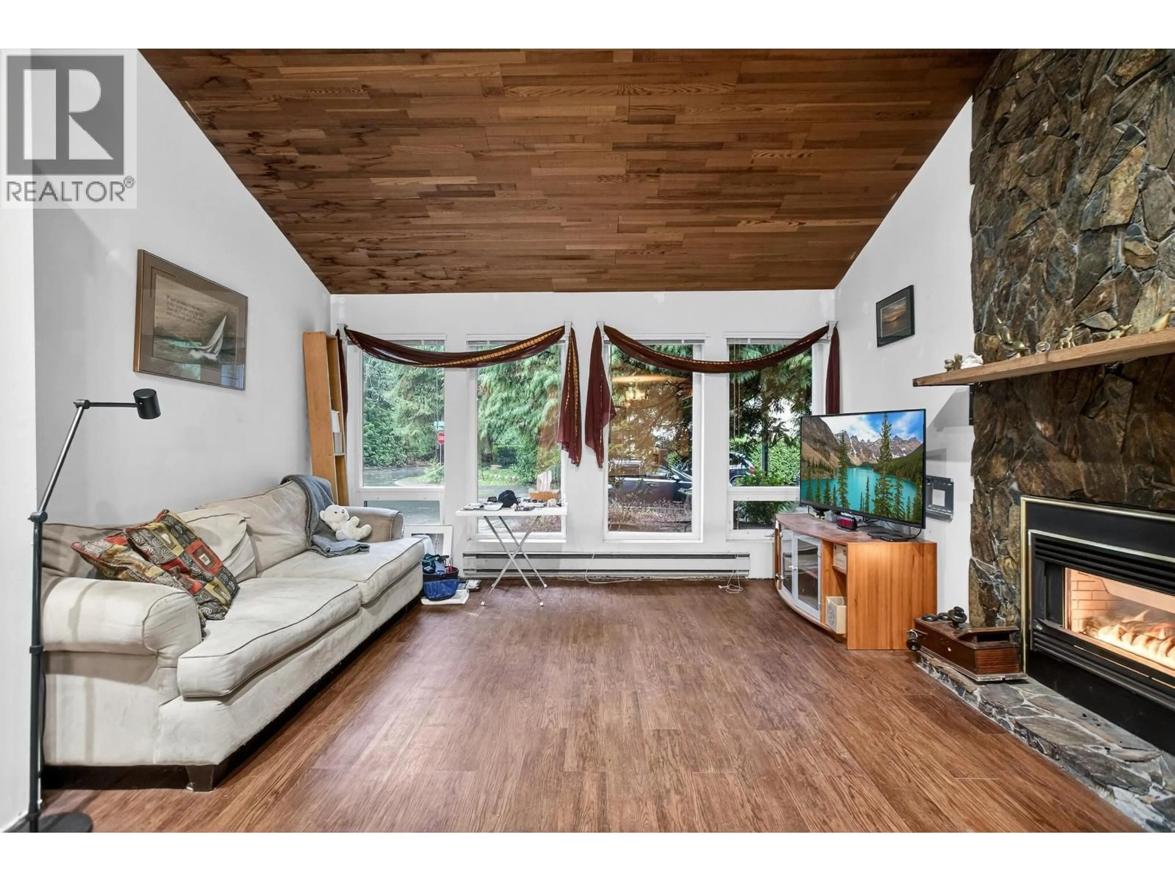 Living room with furniture, wood/laminate floor for 3243 SALT SPRING AVENUE, Coquitlam British Columbia V3E1E7