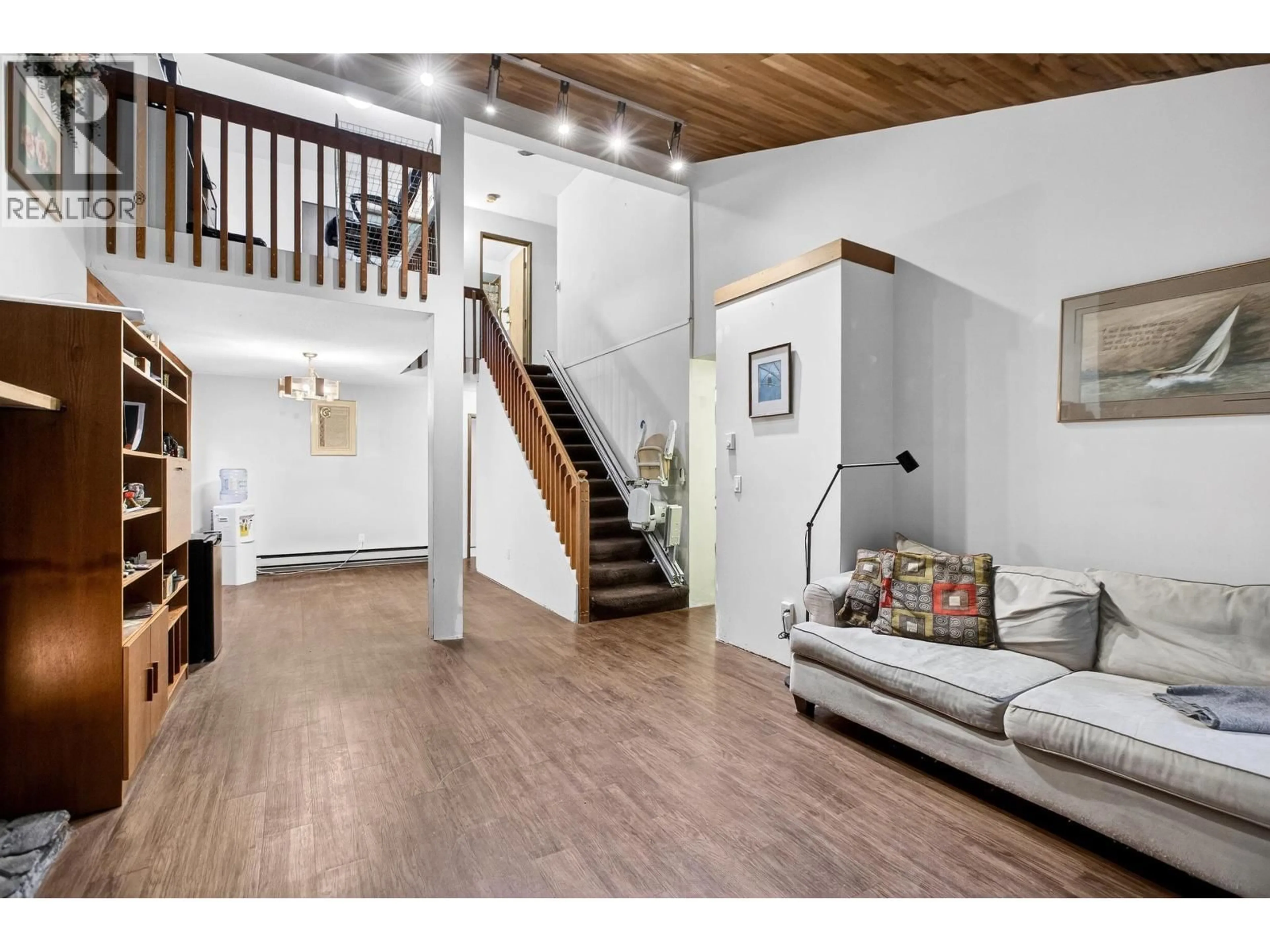 Indoor entryway for 3243 SALT SPRING AVENUE, Coquitlam British Columbia V3E1E7