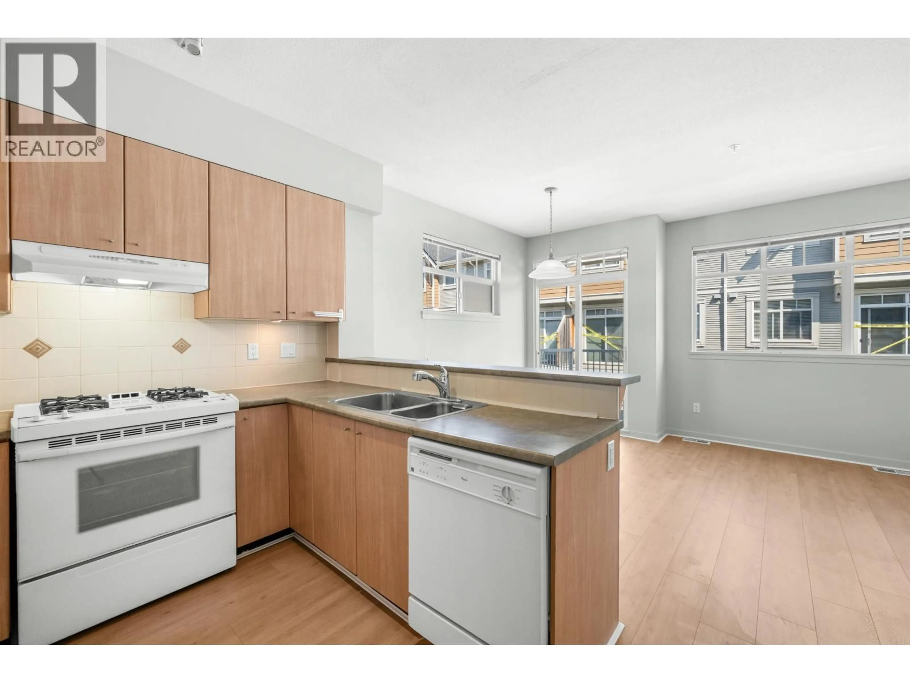 Open concept kitchen, unknown for 3265 CLERMONT MEWS, Vancouver British Columbia V5S4X3