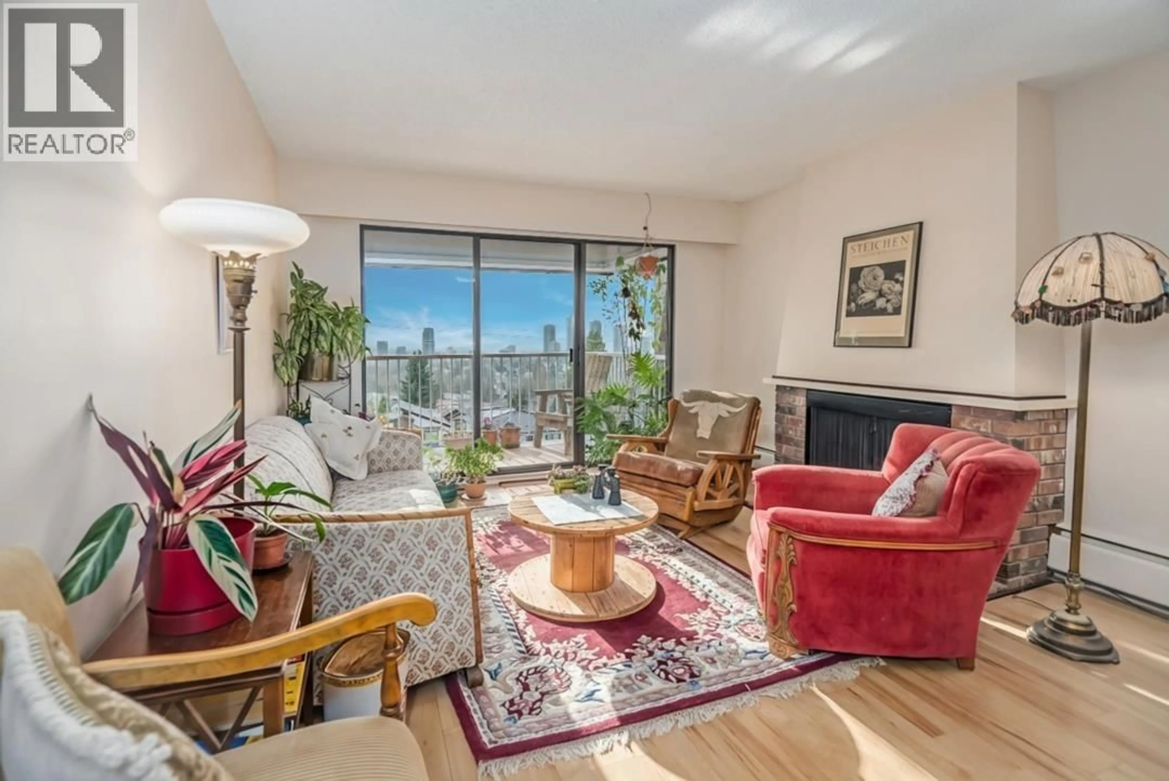 Living room with furniture, unknown for 307 - 5340 HASTINGS STREET, Burnaby British Columbia V5B1R1