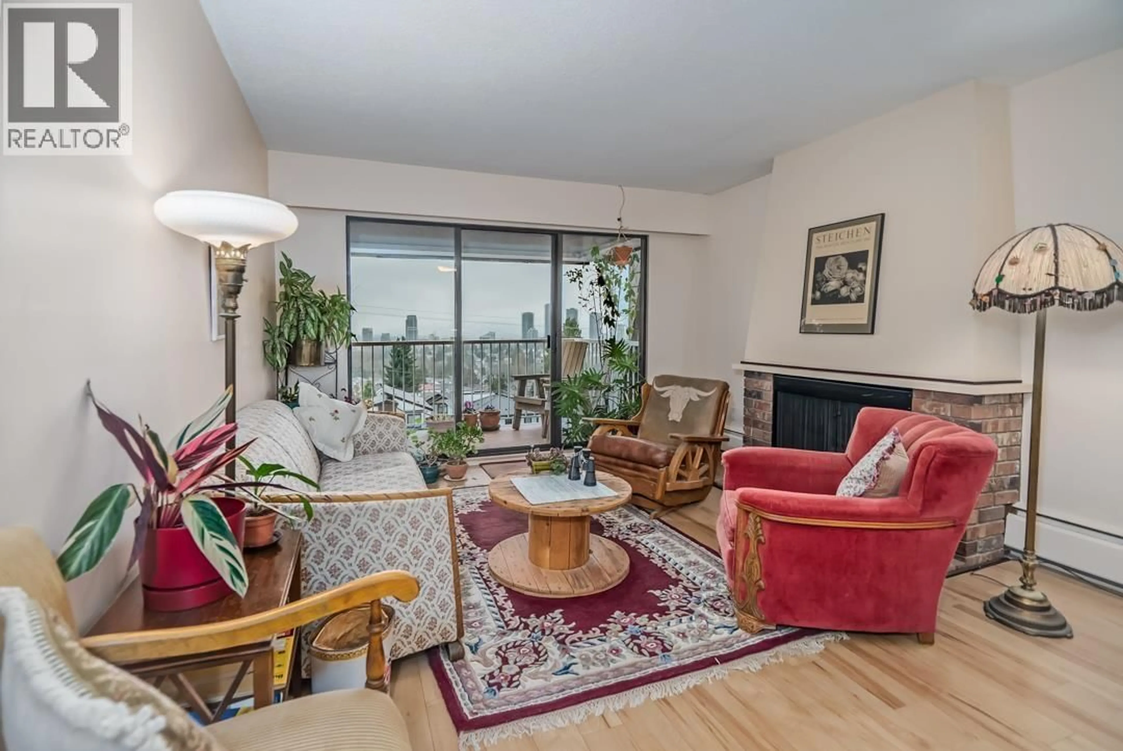 Living room with furniture, unknown for 307 - 5340 HASTINGS STREET, Burnaby British Columbia V5B1R1