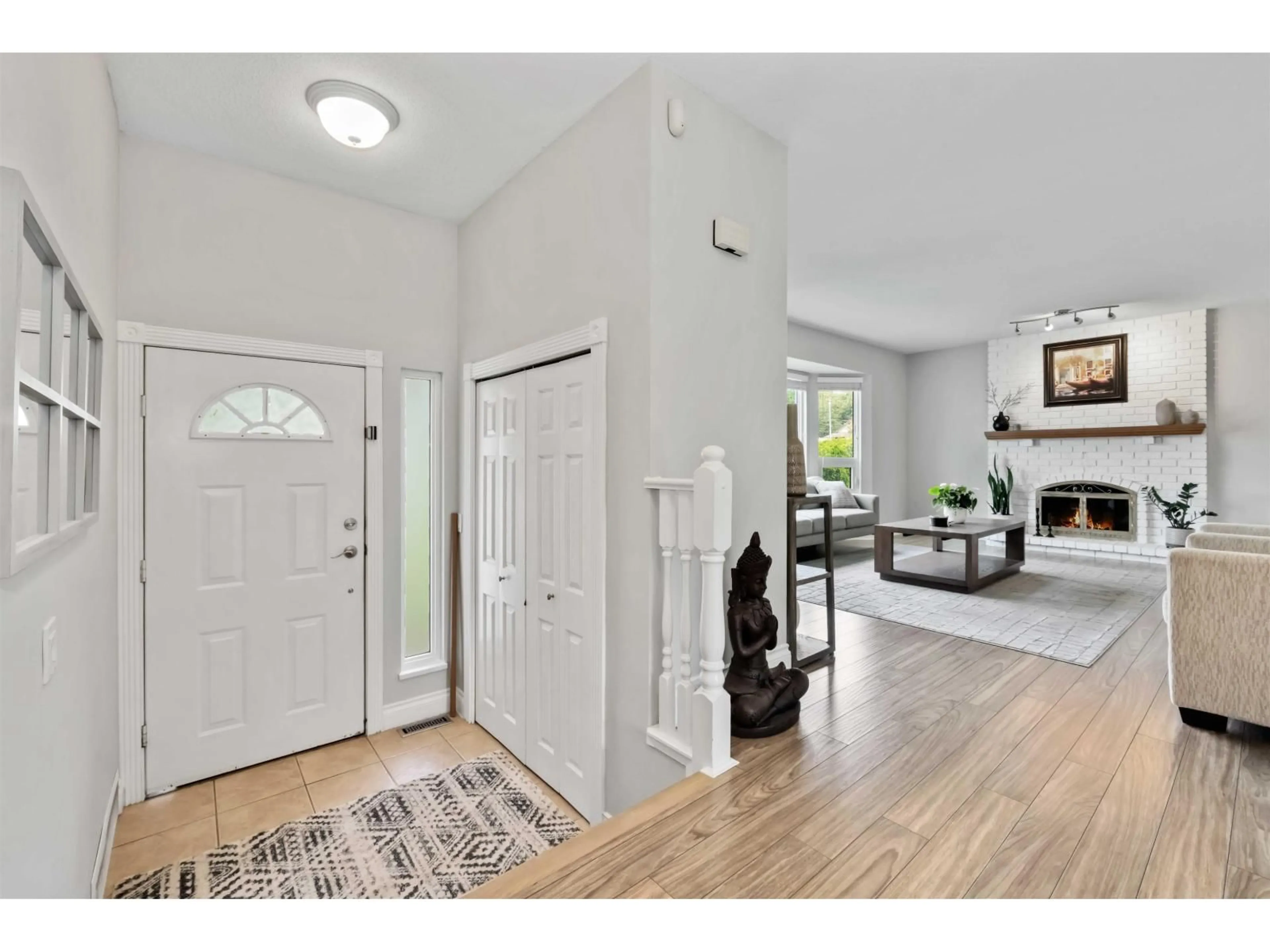 Indoor entryway for 18166 54 AVENUE, Surrey British Columbia V3S7Z1