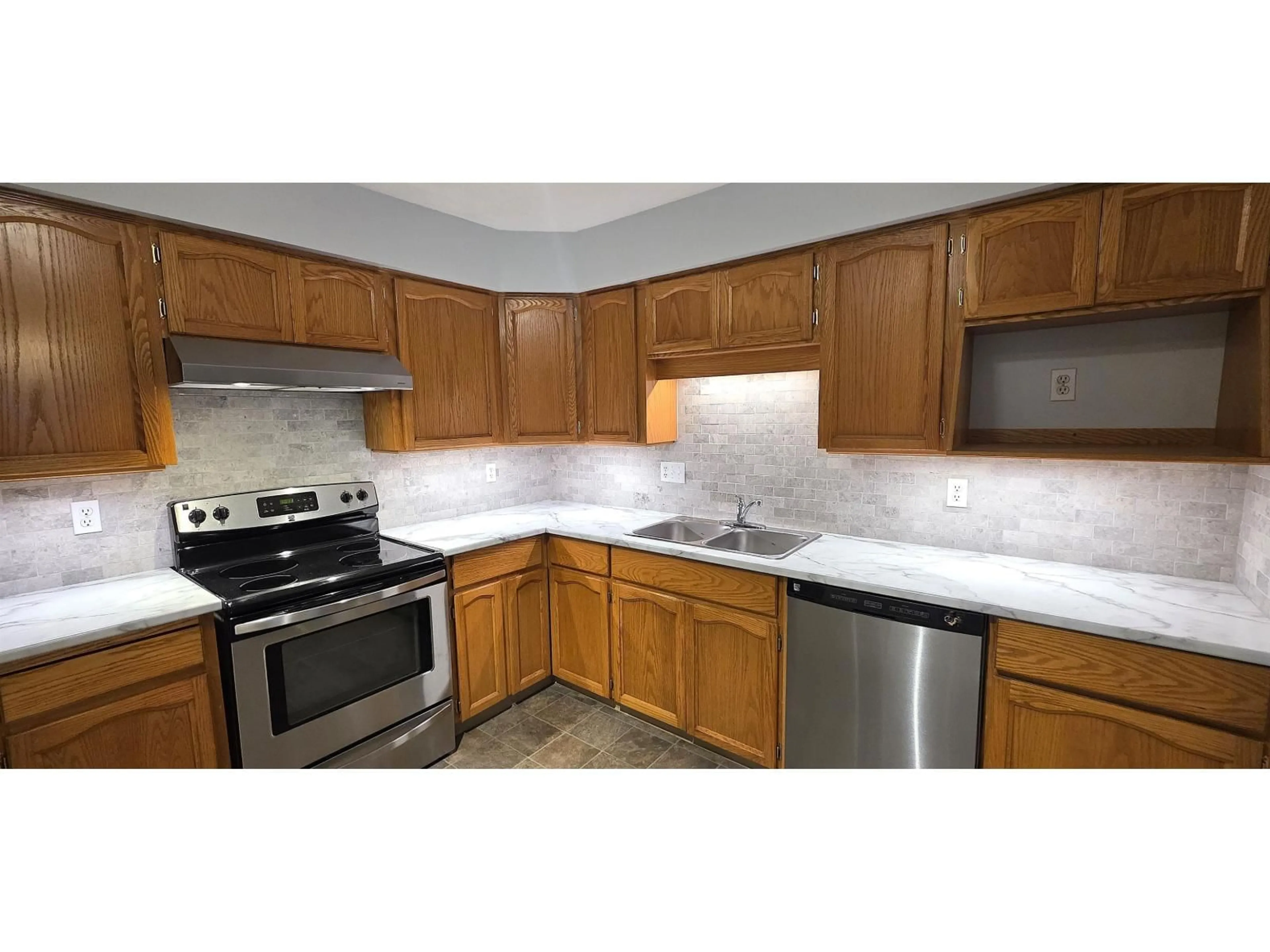 Standard kitchen, unknown for 101 - 33090 GEORGE FERGUSON WAY, Abbotsford British Columbia V2S6Y2