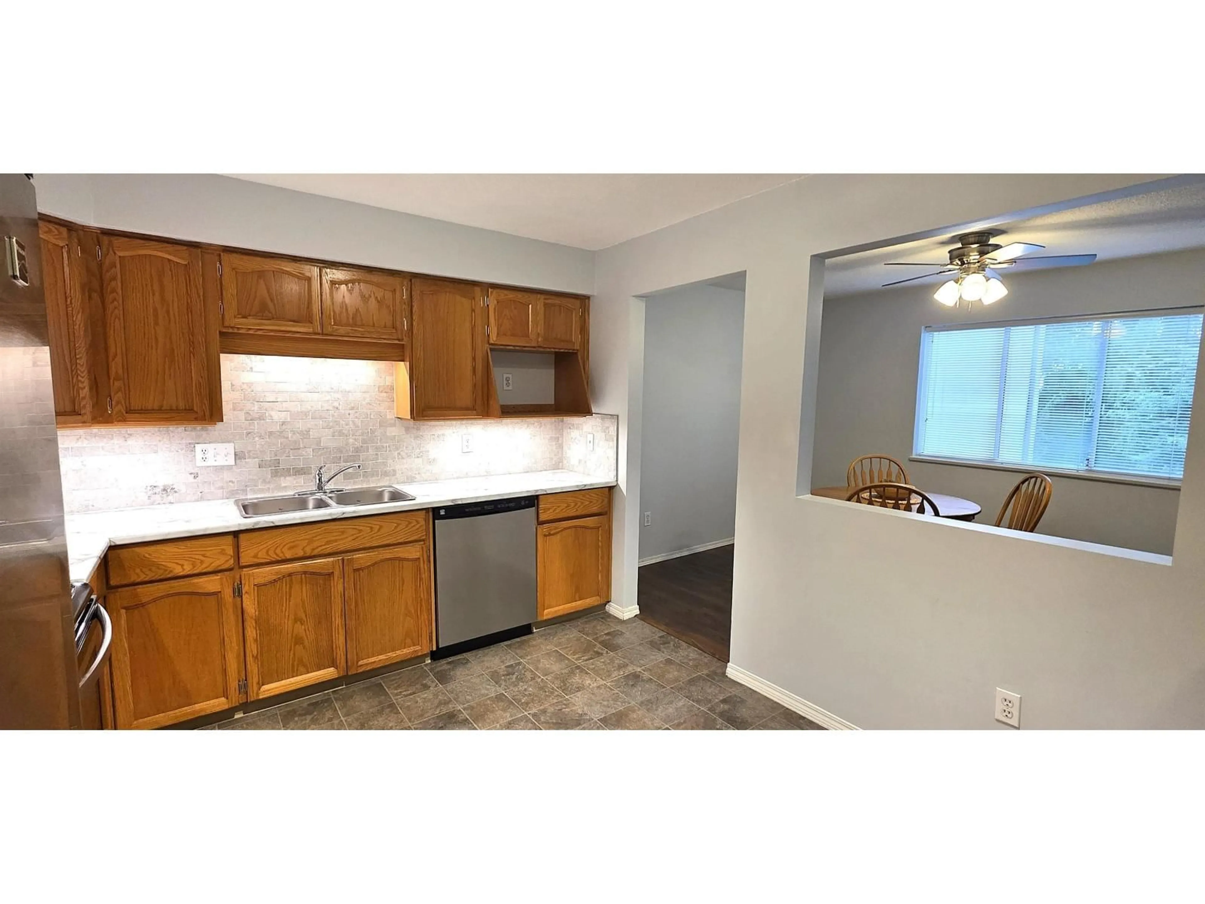 Standard kitchen, unknown for 101 - 33090 GEORGE FERGUSON WAY, Abbotsford British Columbia V2S6Y2