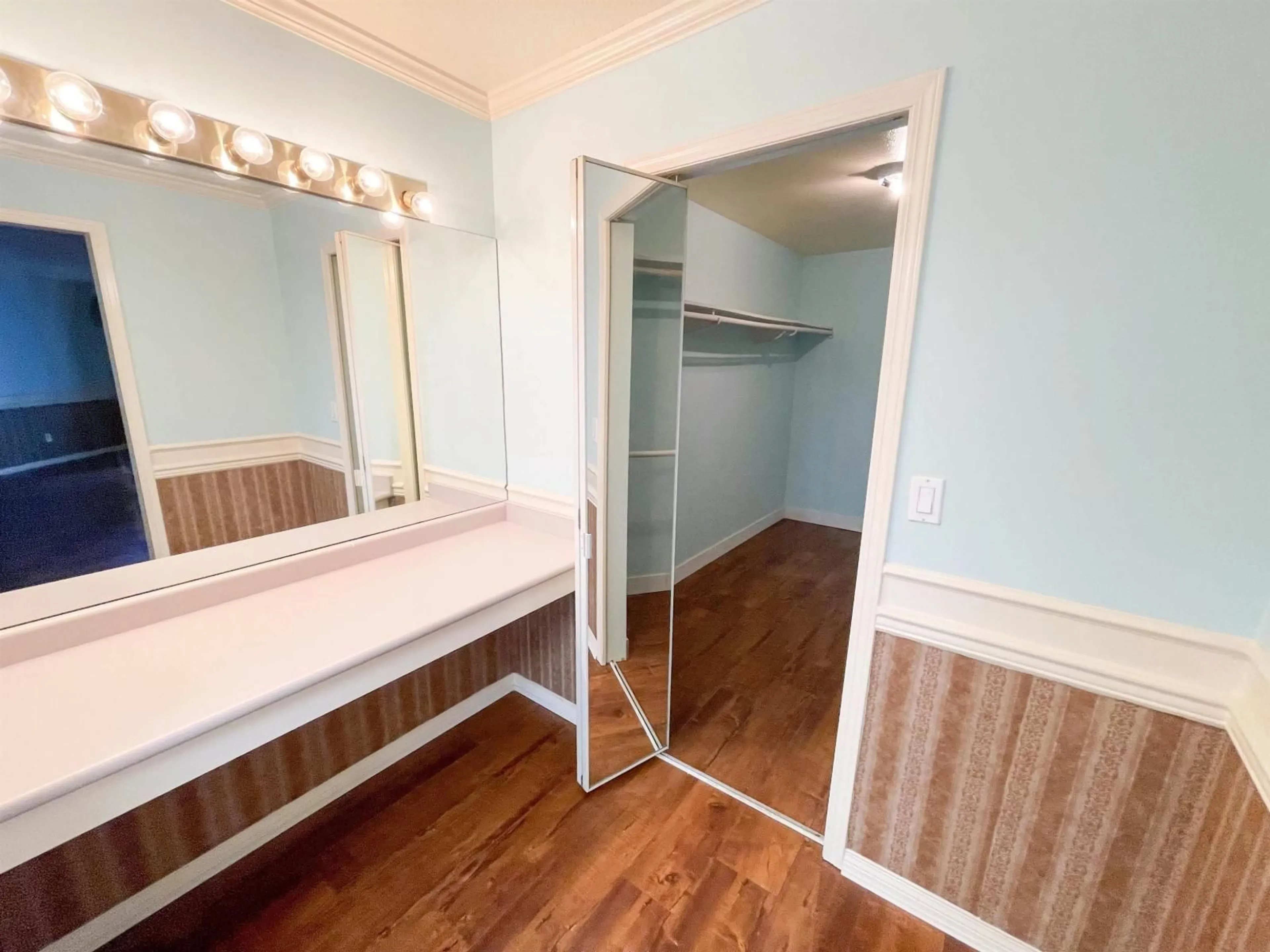 A pic of a room for 319 - 7161 121 STREET, Surrey British Columbia V3W1G8