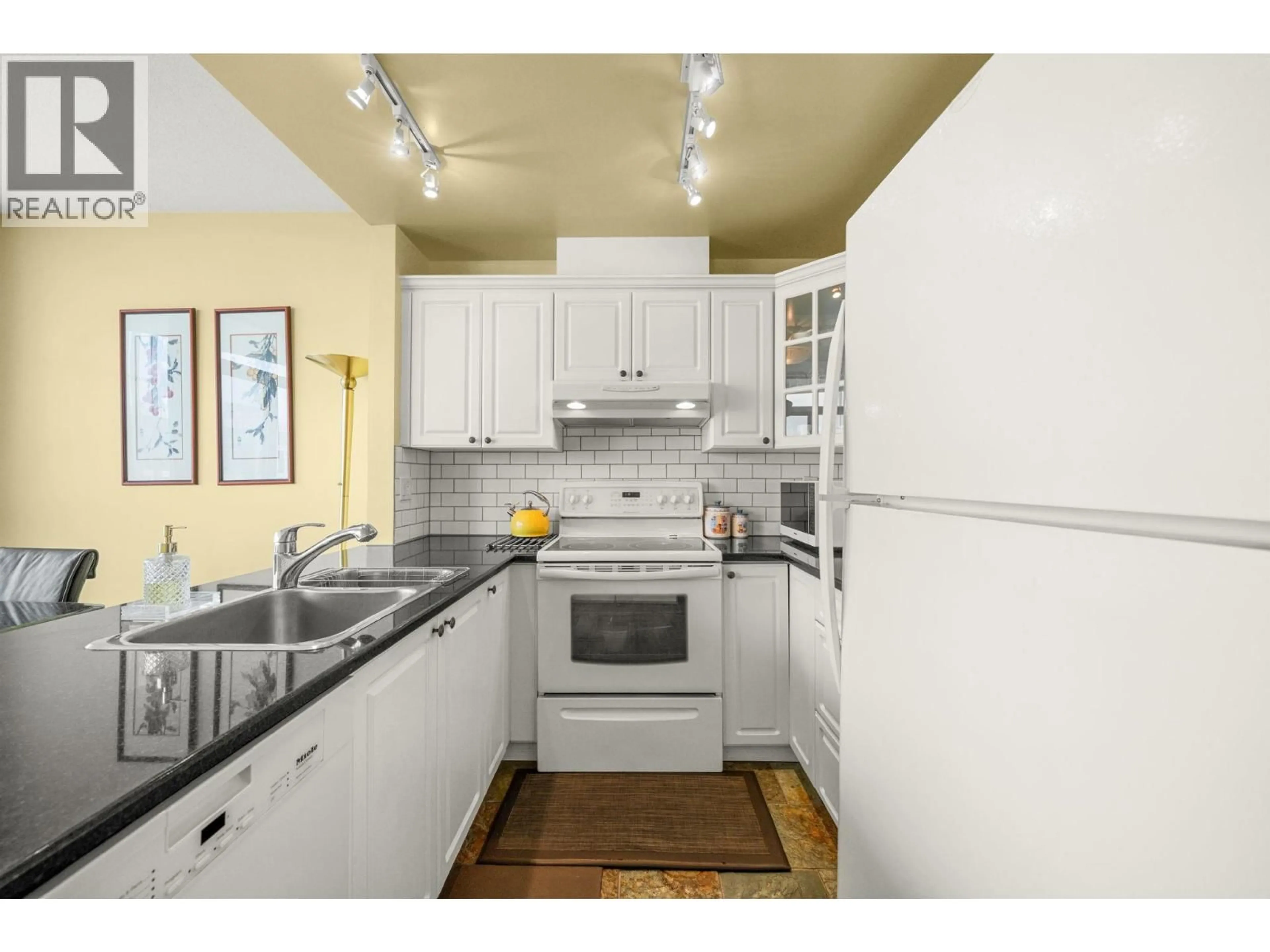 Standard kitchen, unknown for 2403 - 6838 STATION HILL DRIVE, Burnaby British Columbia V3N5A4