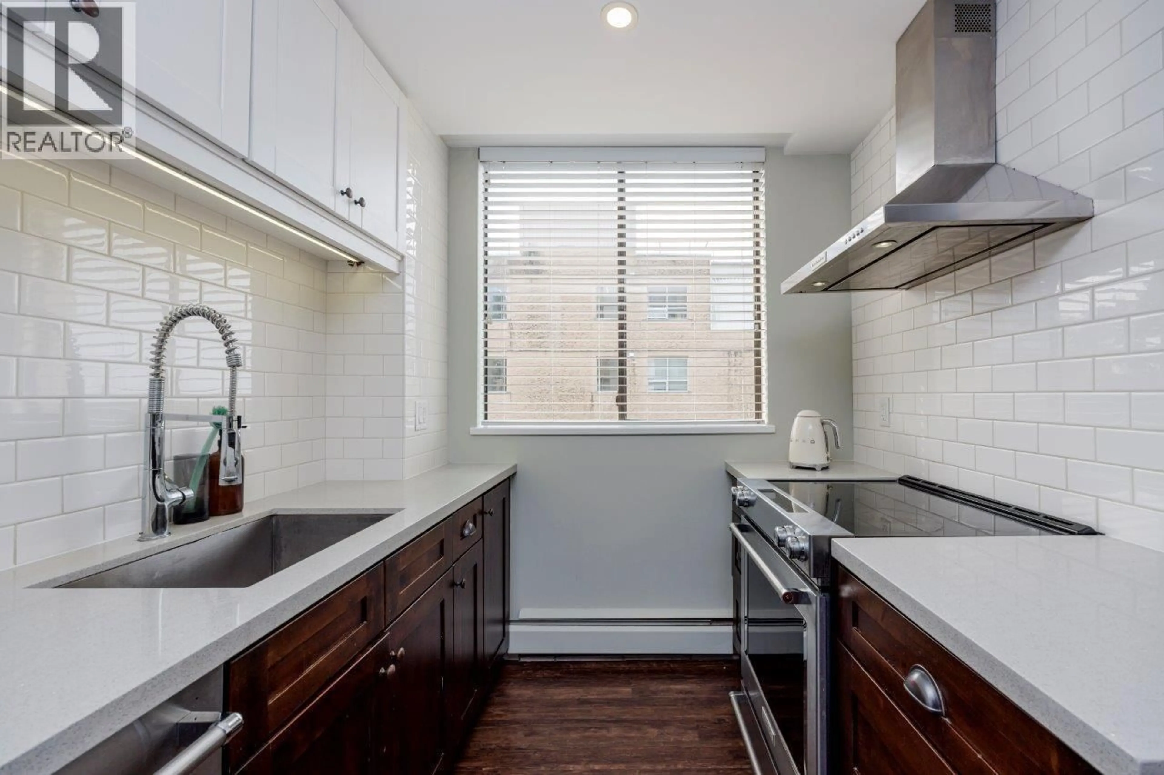 Standard kitchen, unknown for 302 - 540 LONSDALE AVENUE, North Vancouver British Columbia V7M2G7