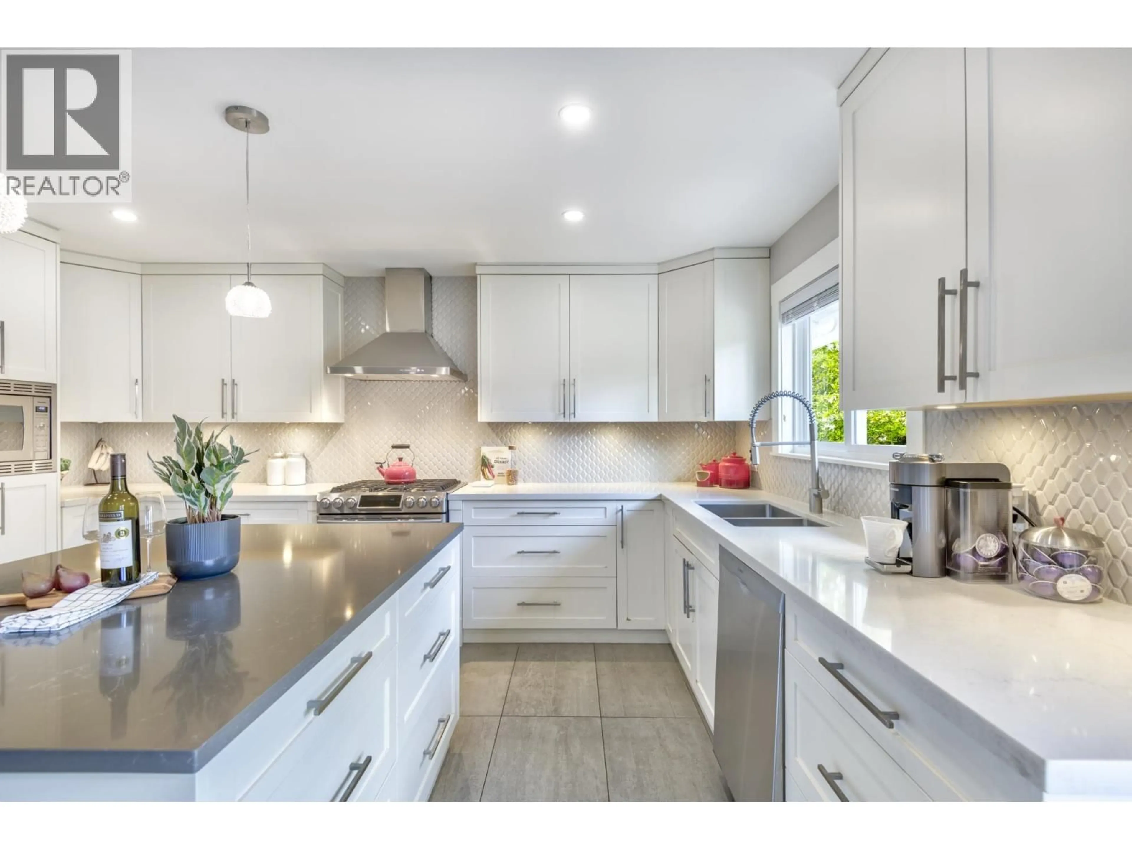 Contemporary kitchen, ceramic/tile floor for 5463 WESTMINSTER AVENUE, Delta British Columbia V4K2J4