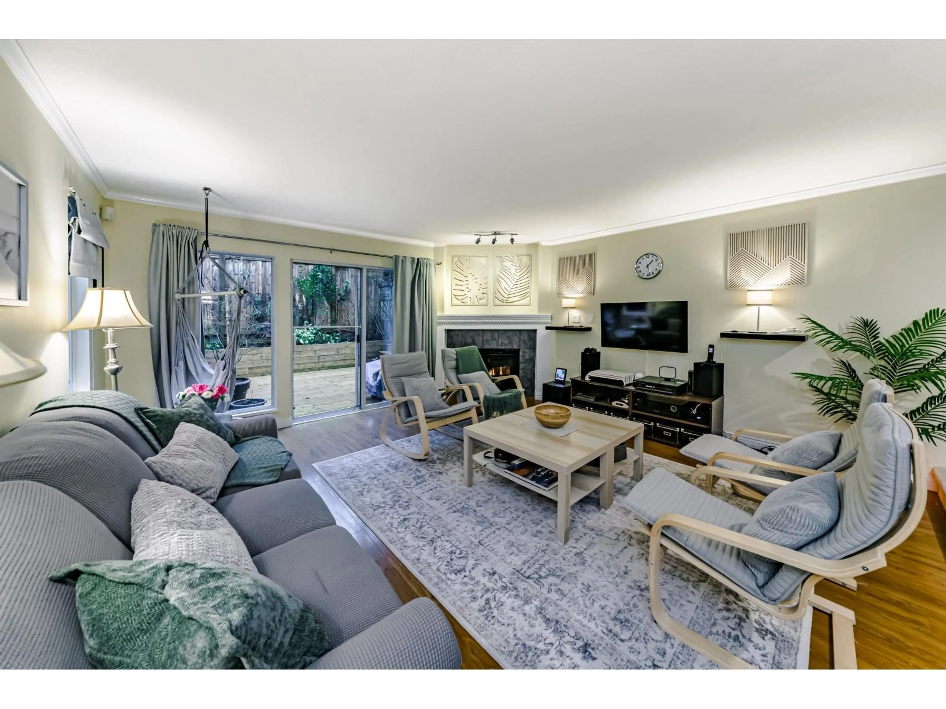 Living room with furniture, unknown for 11 - 1828 LILAC DRIVE, Surrey British Columbia V4A5C9