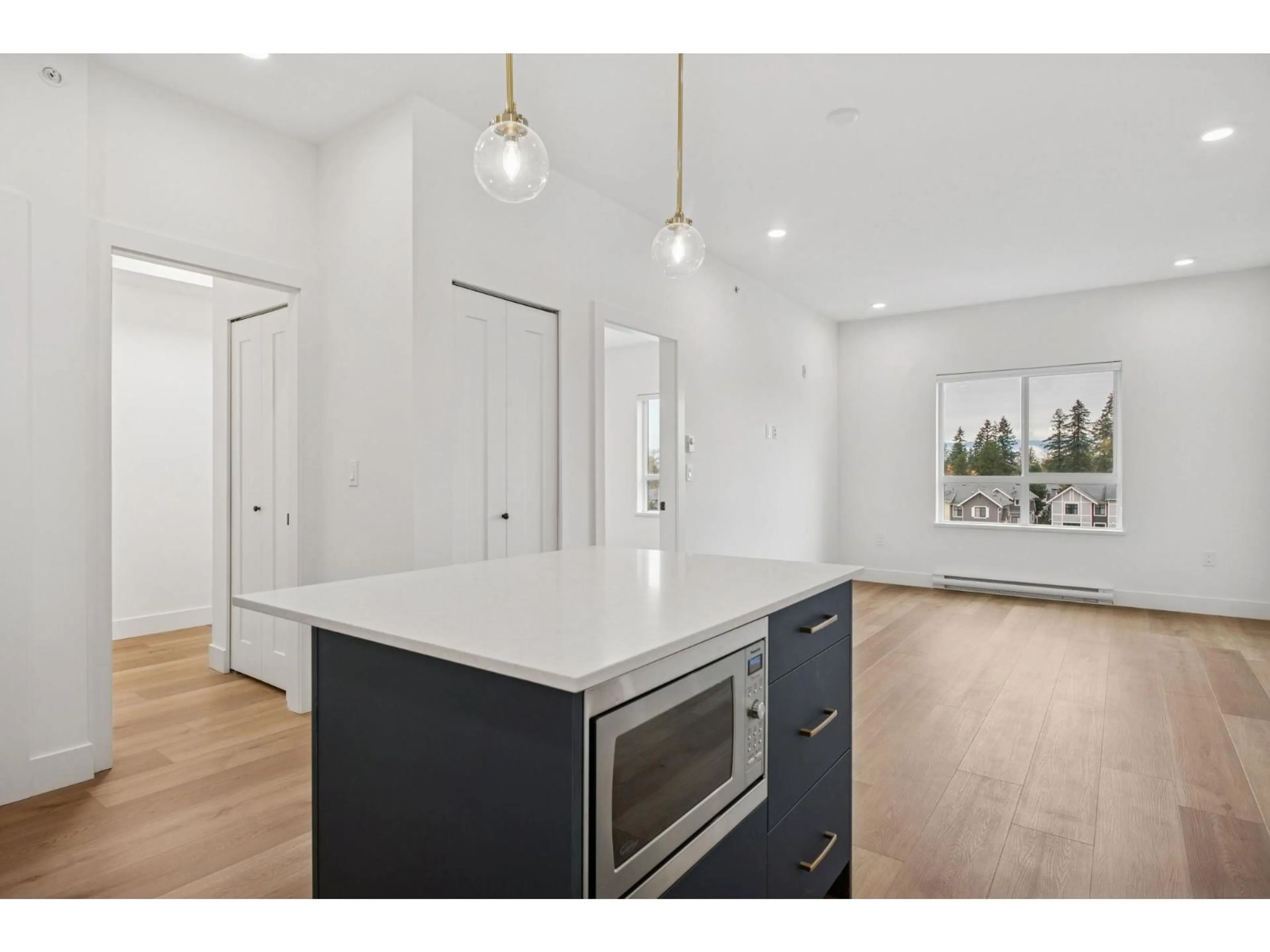 Open concept kitchen, unknown for 414 - 20286 72B AVENUE, Langley British Columbia V2Y1T2
