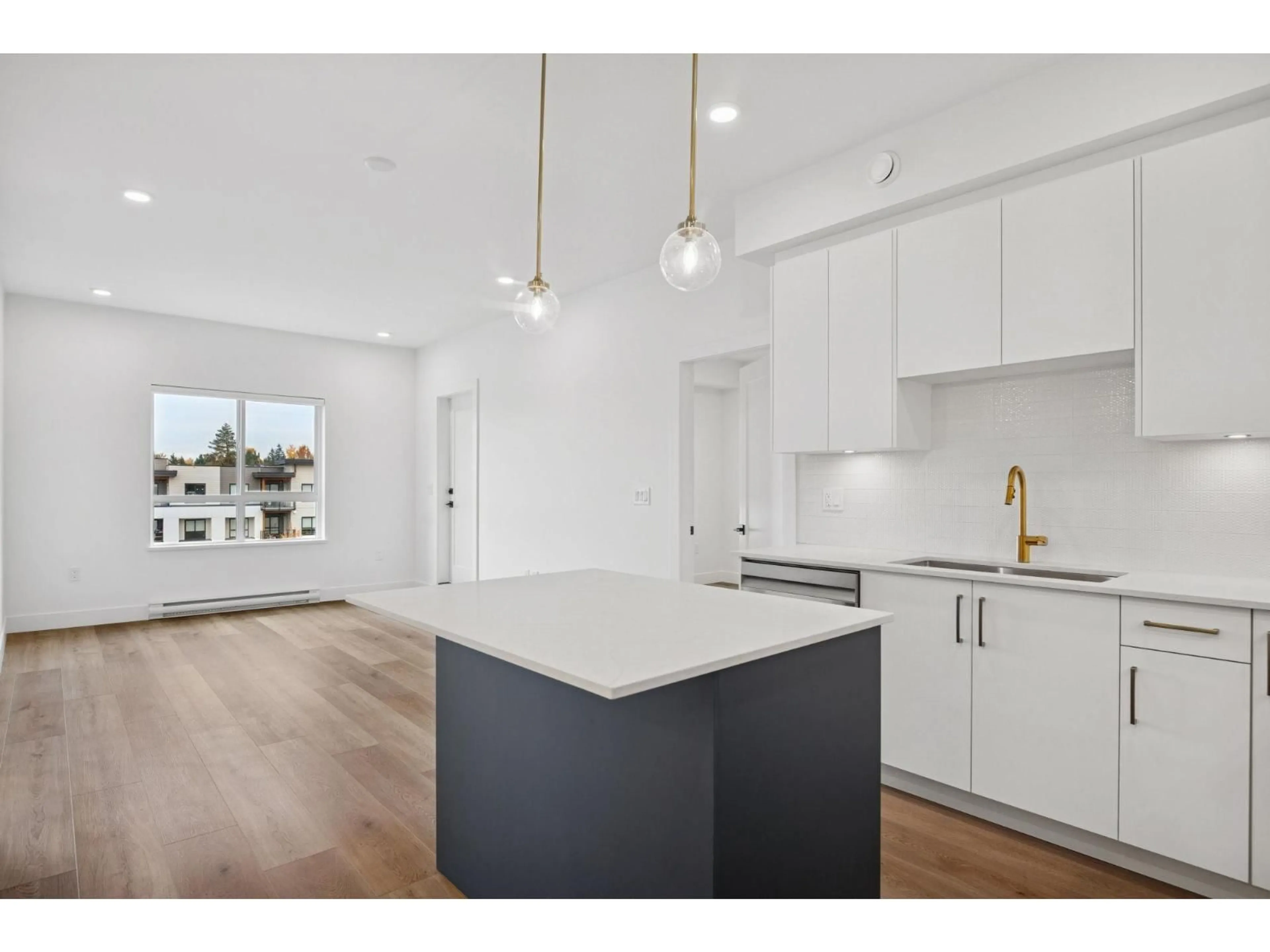 Open concept kitchen, unknown for 414 - 20286 72B AVENUE, Langley British Columbia V2Y1T2