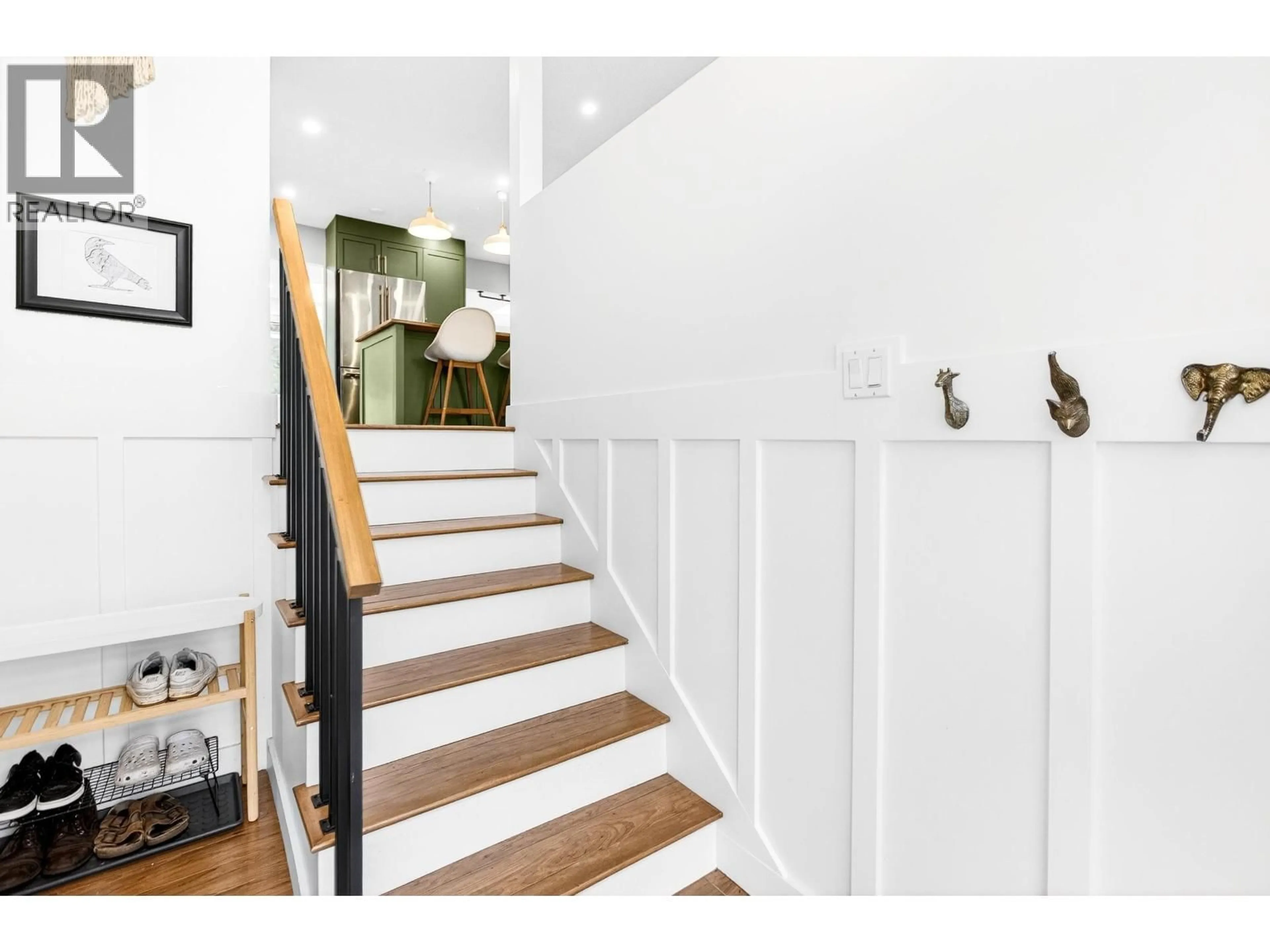 Indoor entryway for 11756 208 STREET, Maple Ridge British Columbia V2X7S3