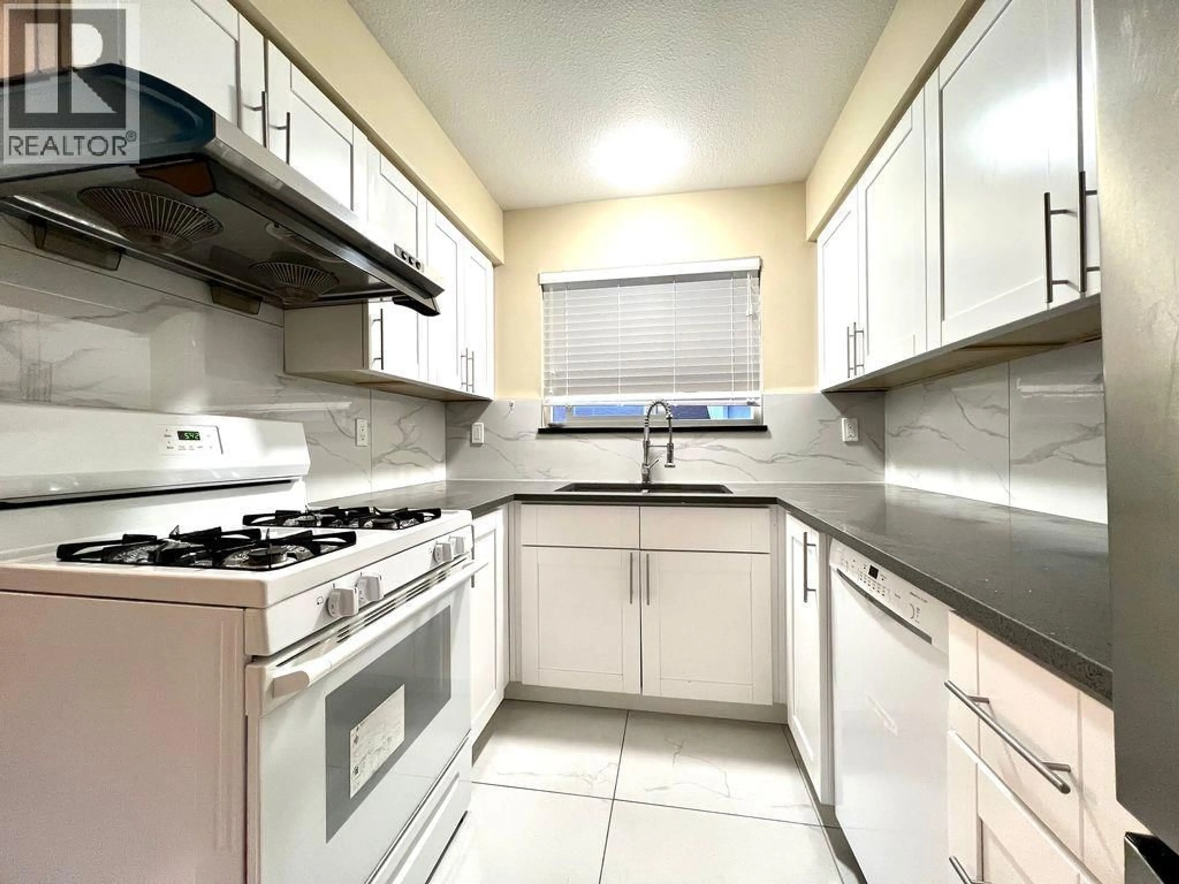 Standard kitchen, unknown for 11160 BARKENTINE PLACE, Richmond British Columbia V7E4R1