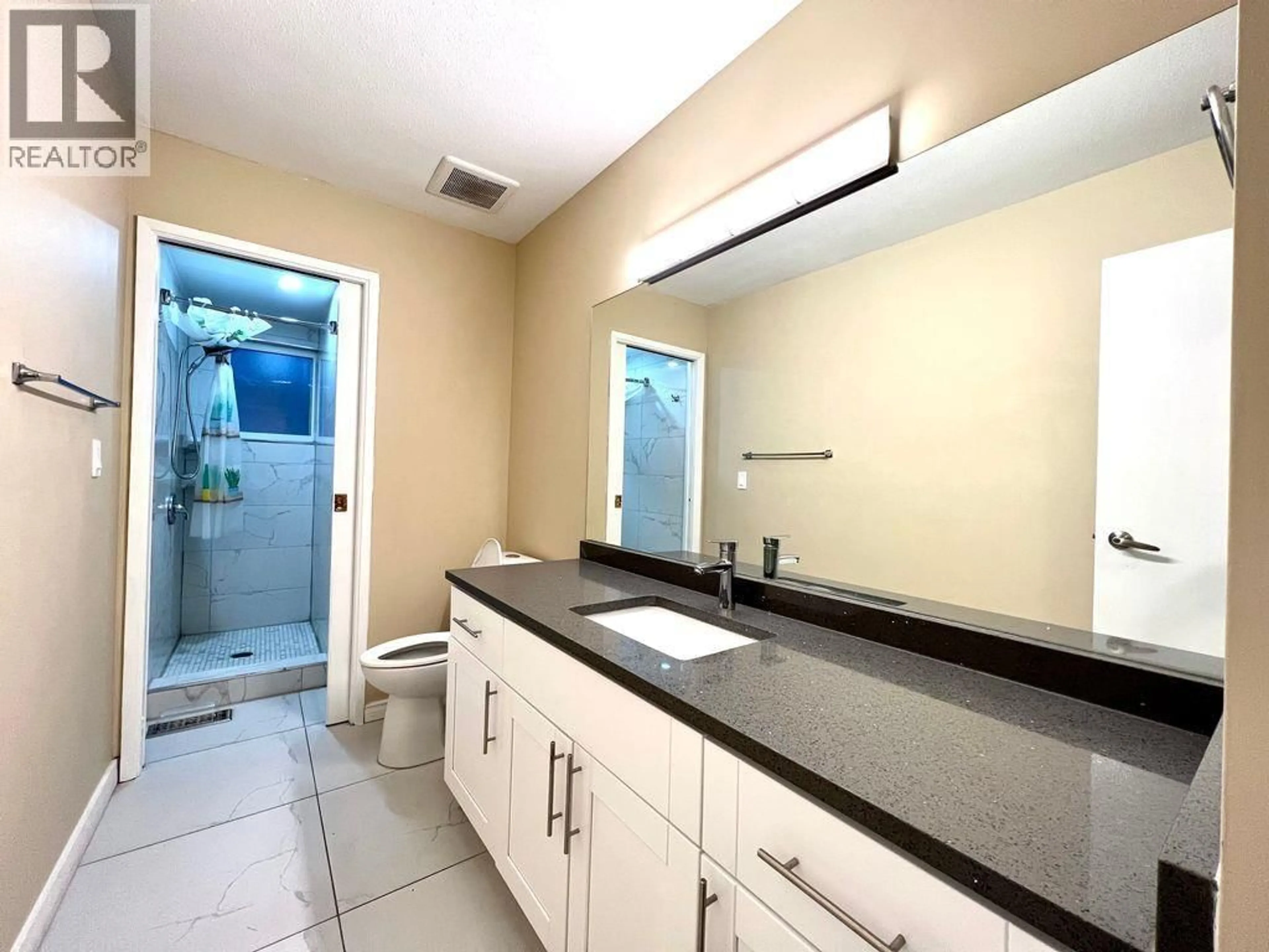 Contemporary bathroom, ceramic/tile floor for 11160 BARKENTINE PLACE, Richmond British Columbia V7E4R1