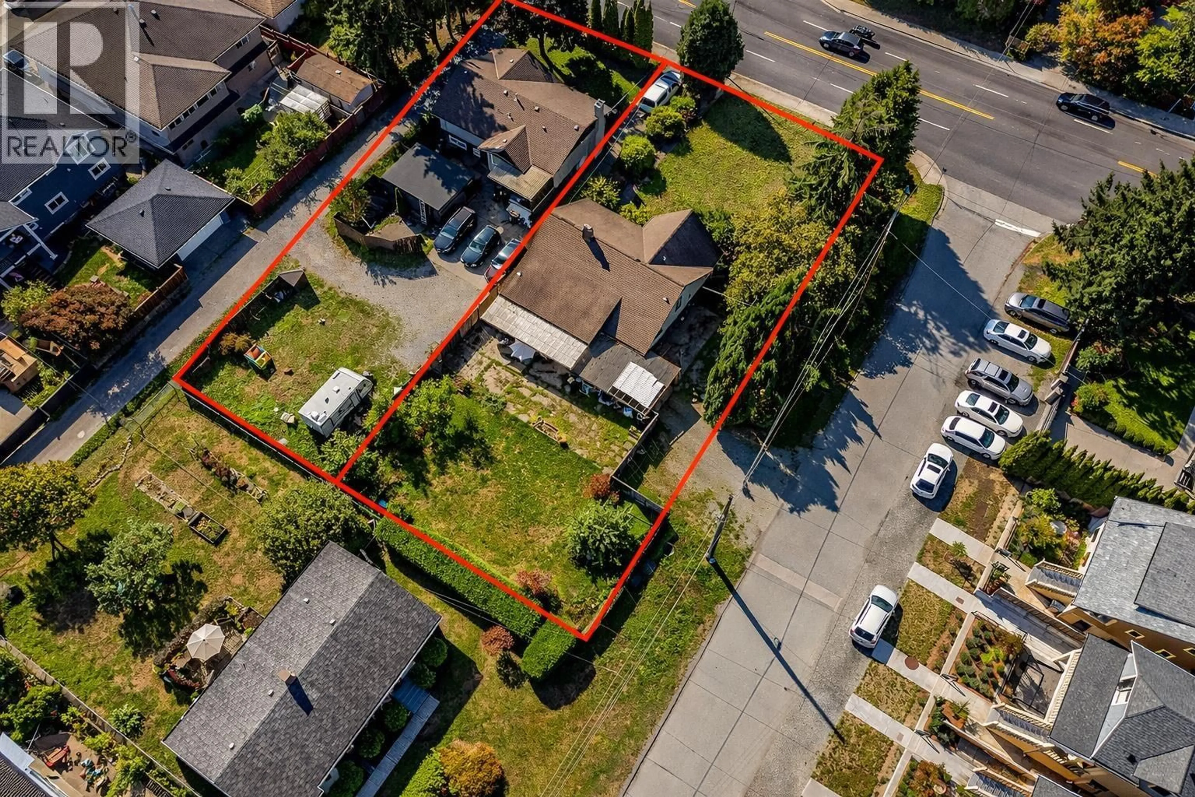 A pic from outside/outdoor area/front of a property/back of a property/a pic from drone, street for 371 BLUE MOUNTAIN STREET, Coquitlam British Columbia V3K4J7