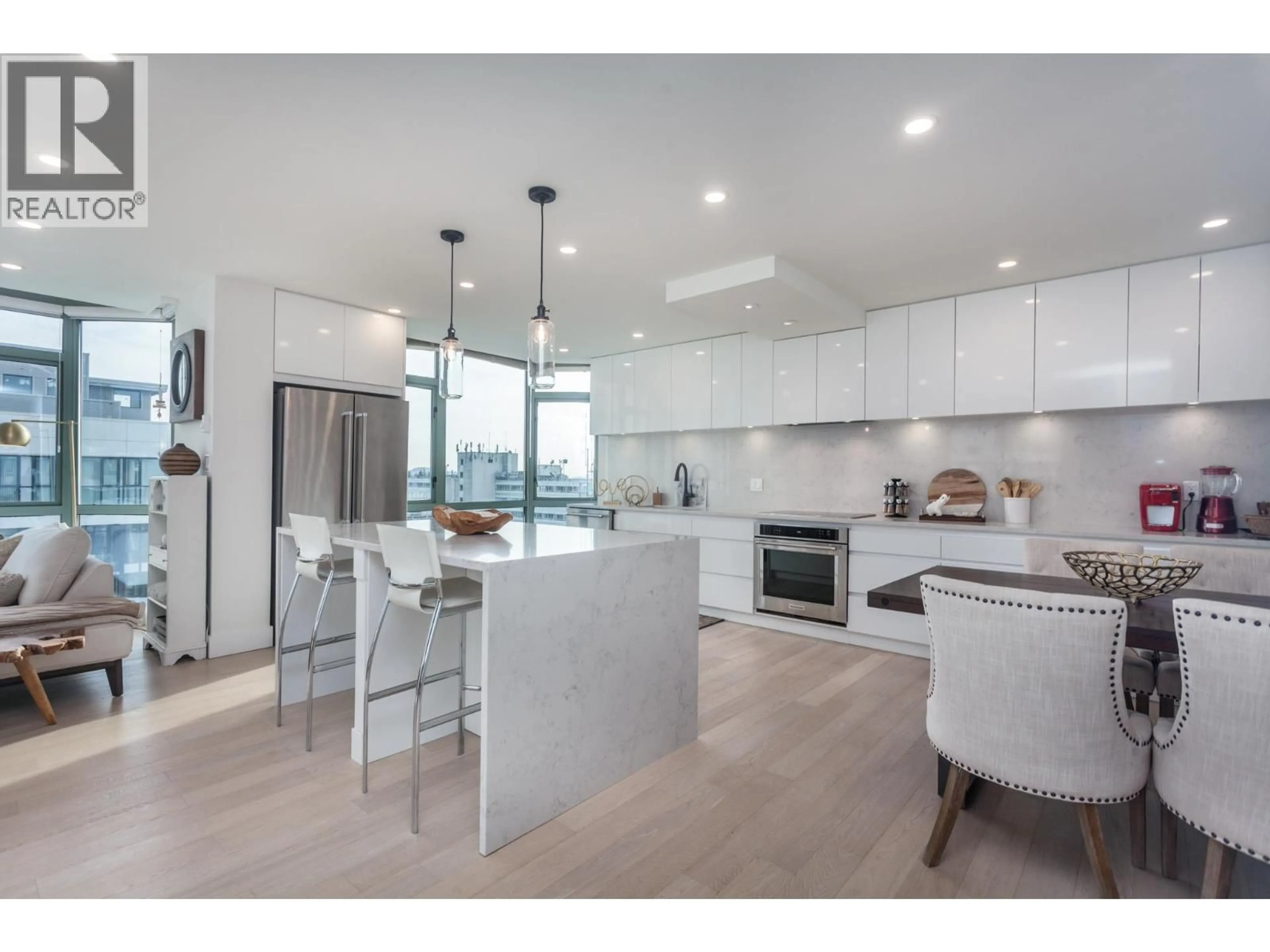 Open concept kitchen, unknown for PH1 - 140 14TH STREET, North Vancouver British Columbia V7L2N3