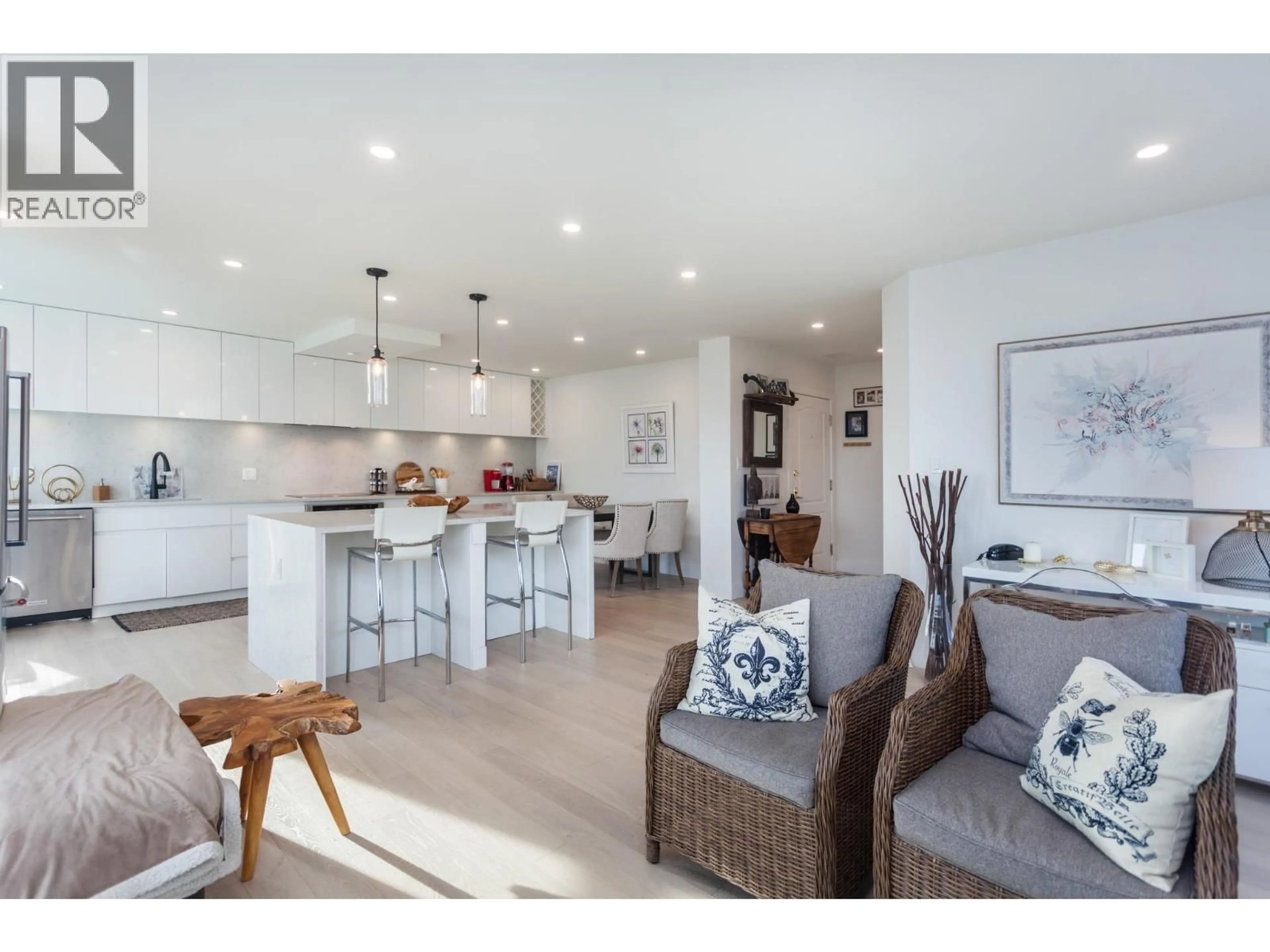 Open concept kitchen, unknown for PH1 - 140 14TH STREET, North Vancouver British Columbia V7L2N3