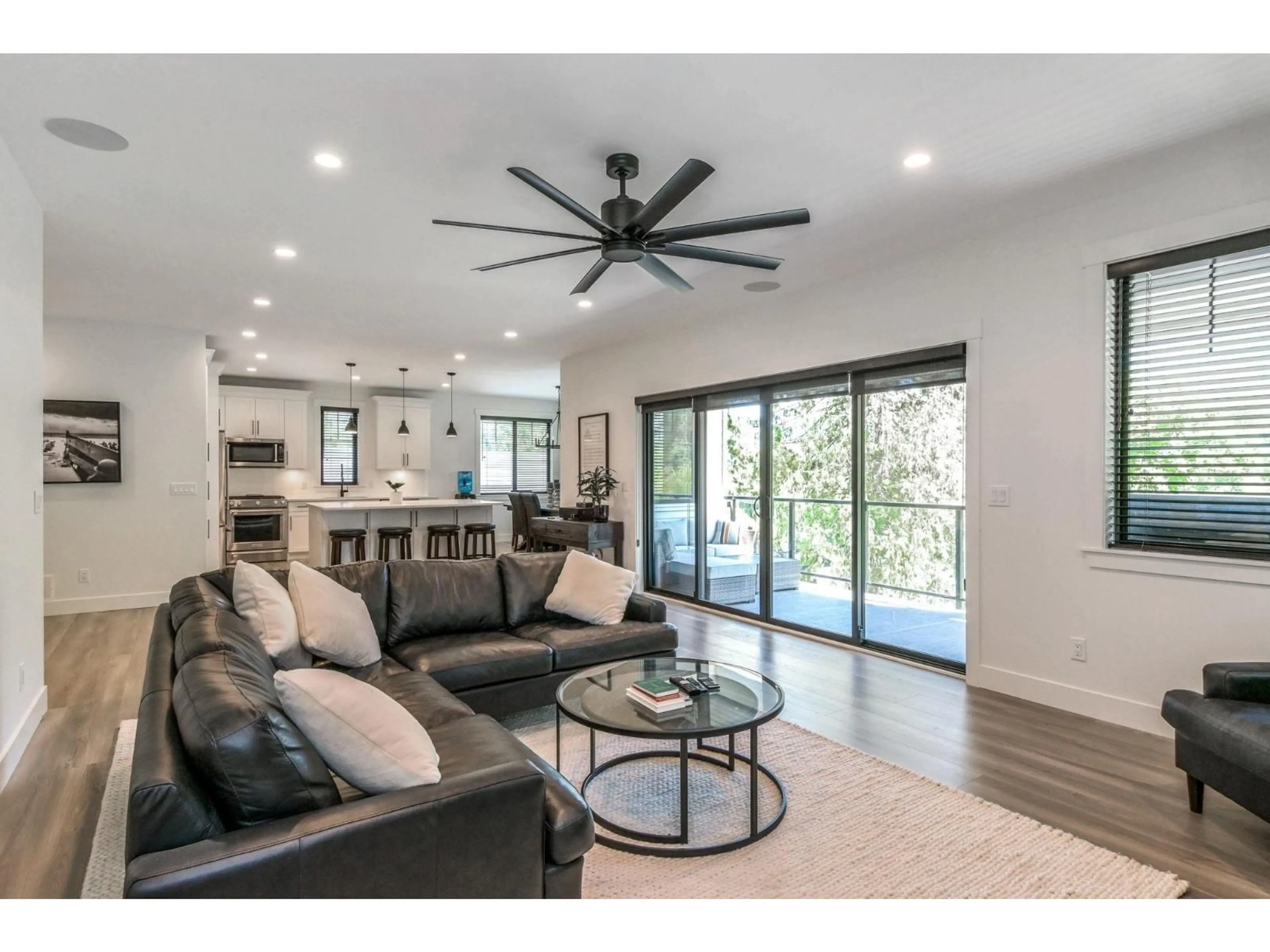 Living room with furniture, unknown for 10080 MOUNTAINVIEW ROAD, Mission British Columbia V2V4J1