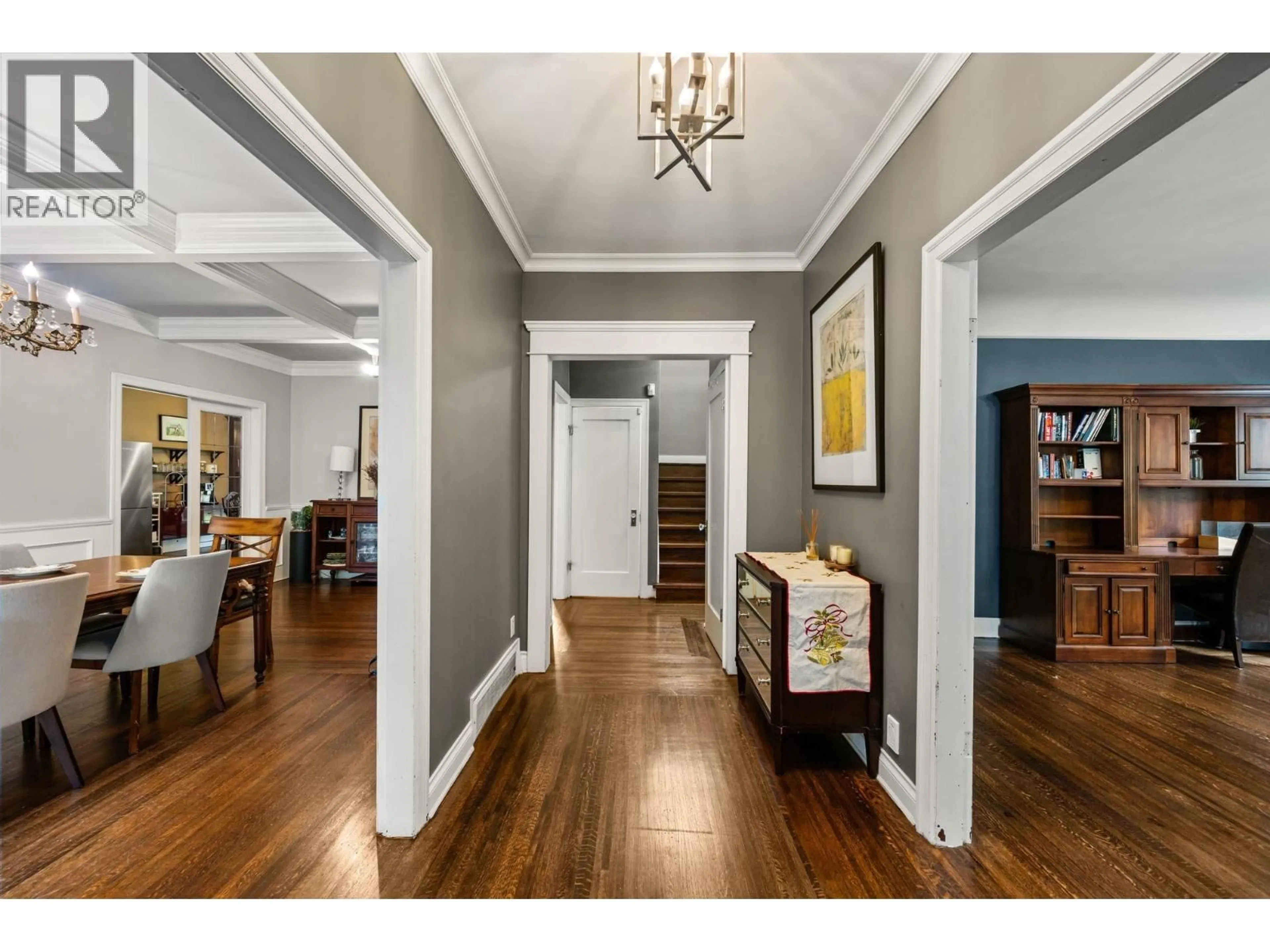 Indoor entryway for 6050 ATHLONE STREET, Vancouver British Columbia V6M3A4