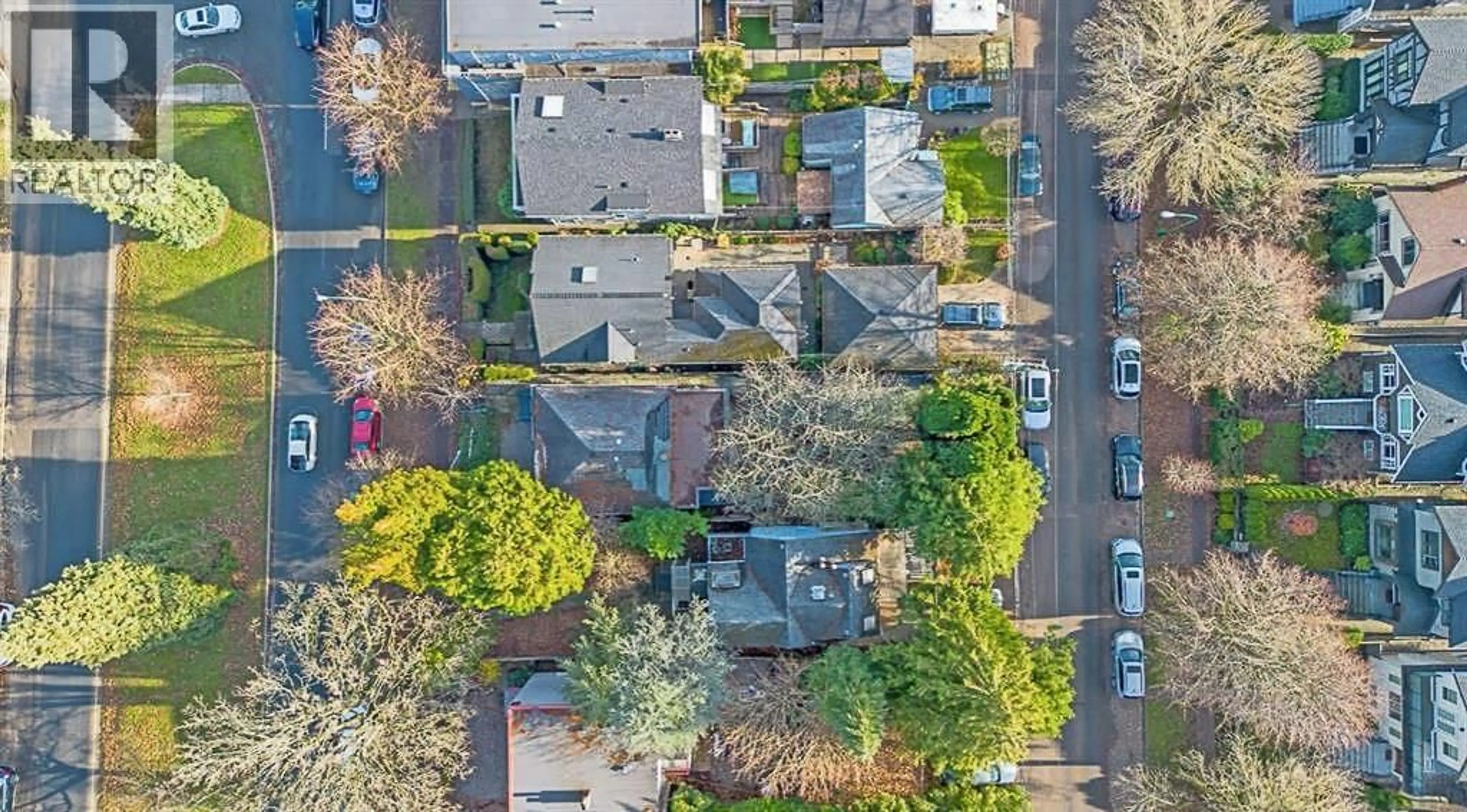 A pic from outside/outdoor area/front of a property/back of a property/a pic from drone, street for 3694 16TH AVENUE, Vancouver British Columbia V6R3C4