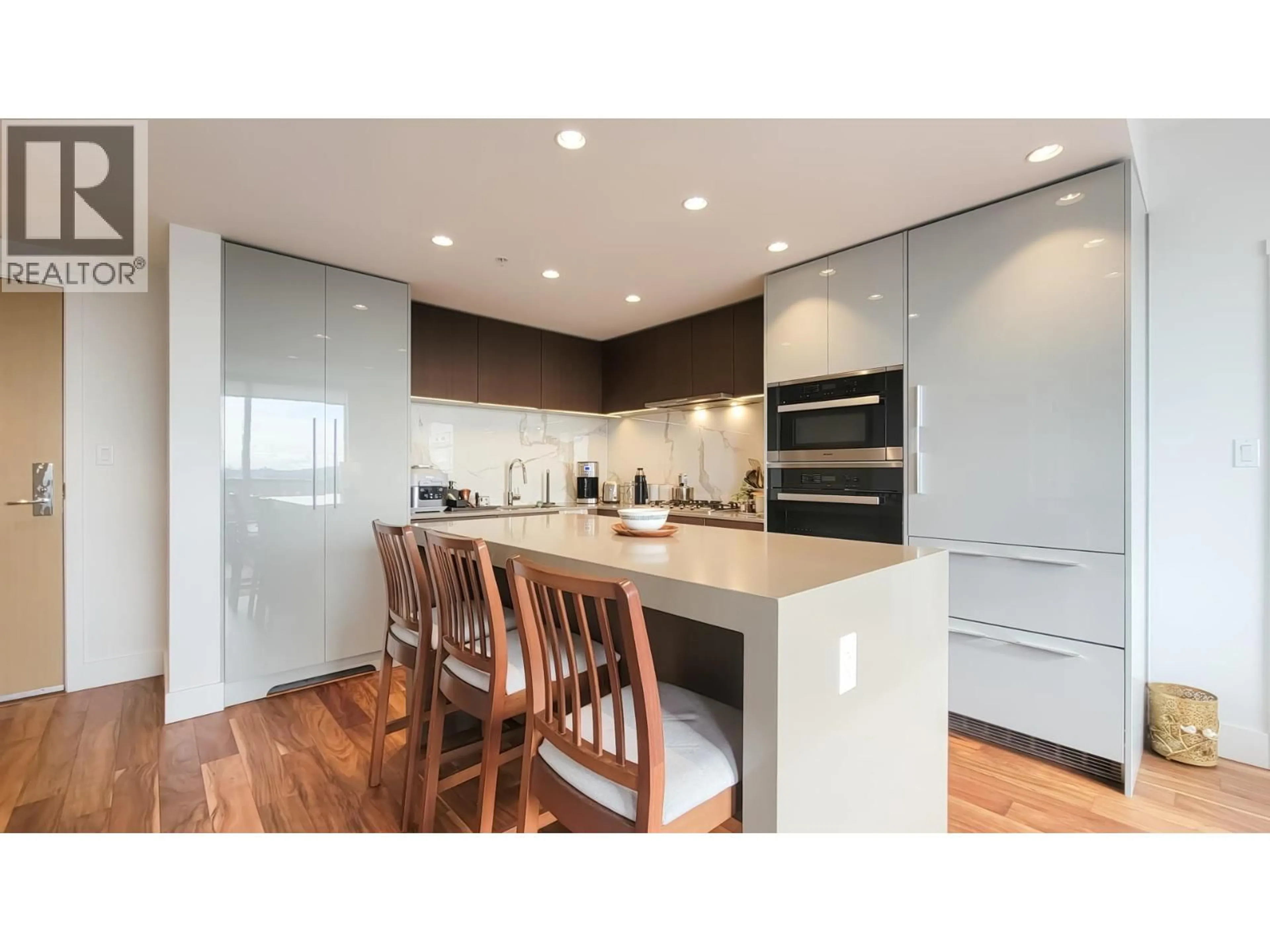Contemporary kitchen, wood/laminate floor for 1302 - 1632 LIONS GATE LANE, North Vancouver British Columbia V7P0E2