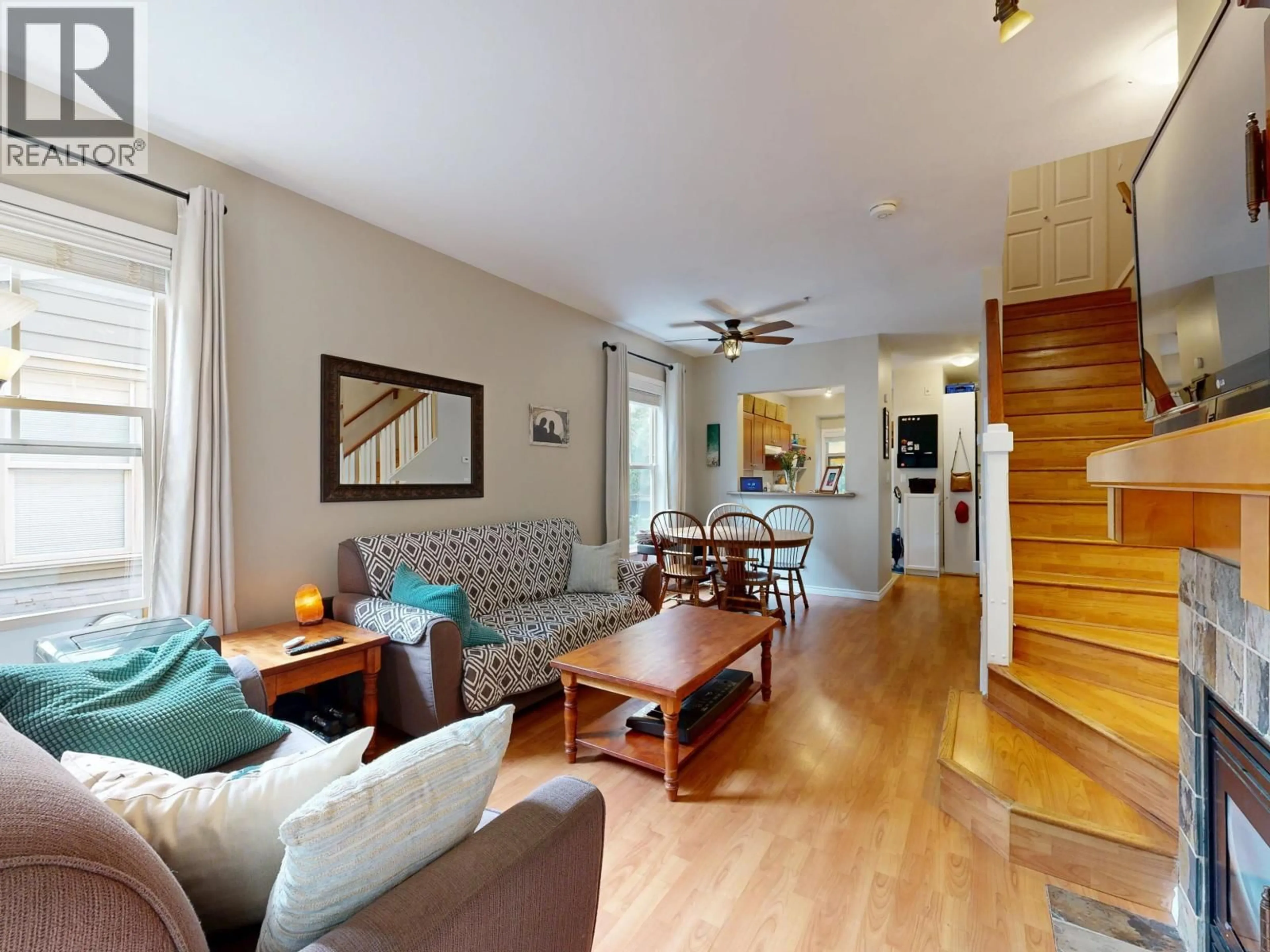 Living room with furniture, wood/laminate floor for 227 - 15 SIXTH AVENUE, New Westminster British Columbia V3L1T1