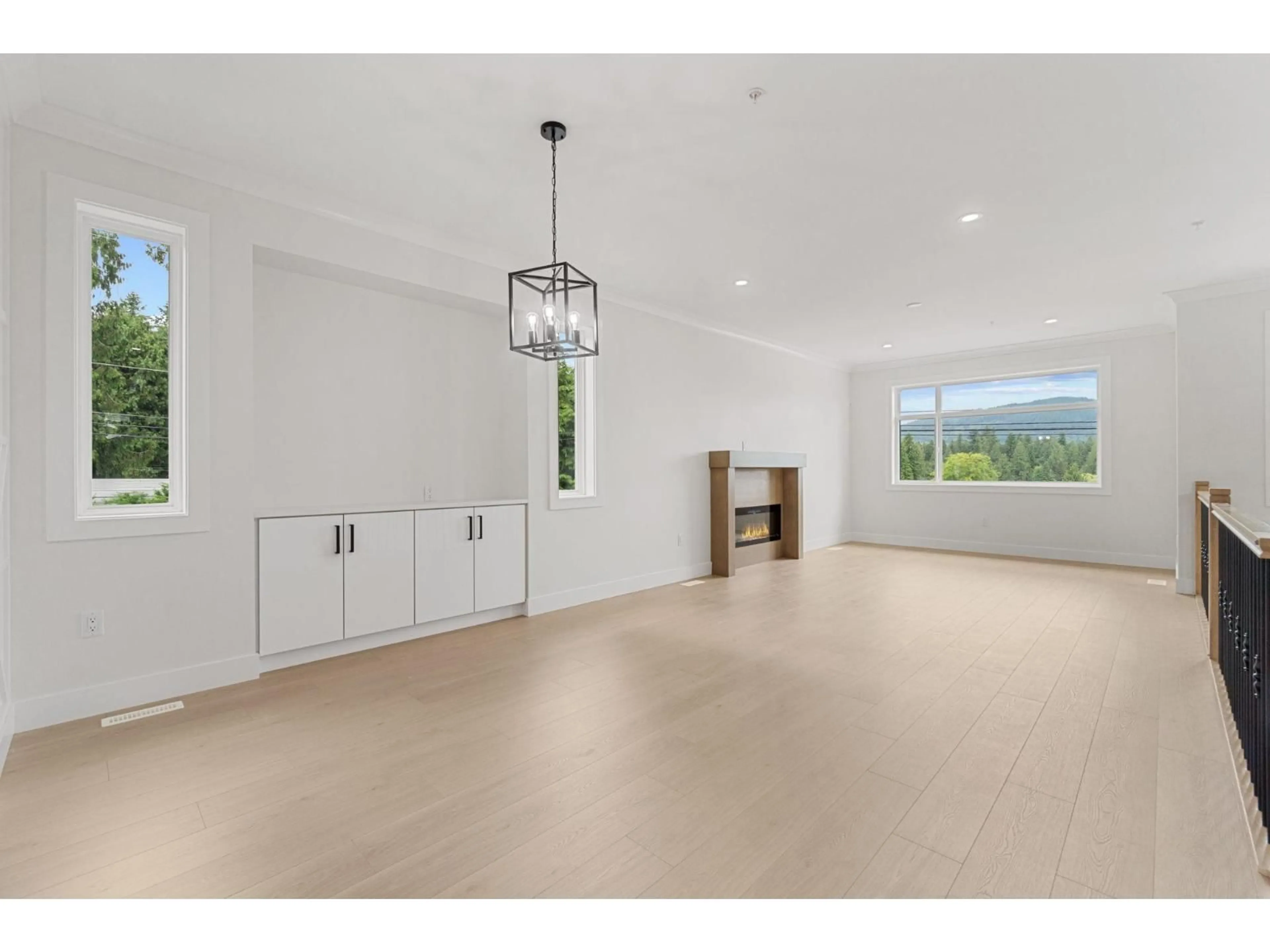 Unknown for 33664 DEWDNEY TRUNK ROAD, Mission British Columbia V2V6Y4