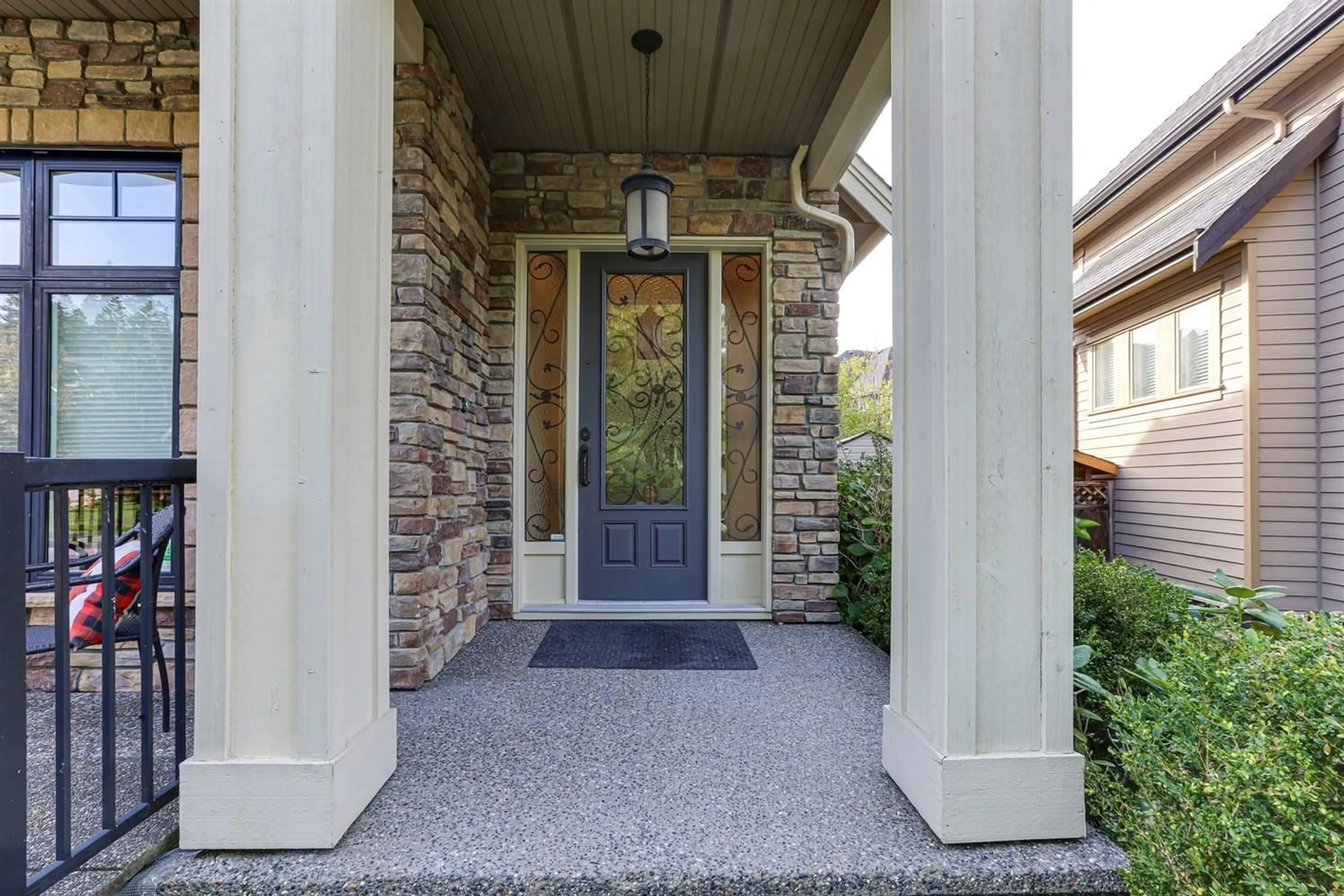 Indoor entryway for 2767 162 STREET, Surrey British Columbia V8S8E4
