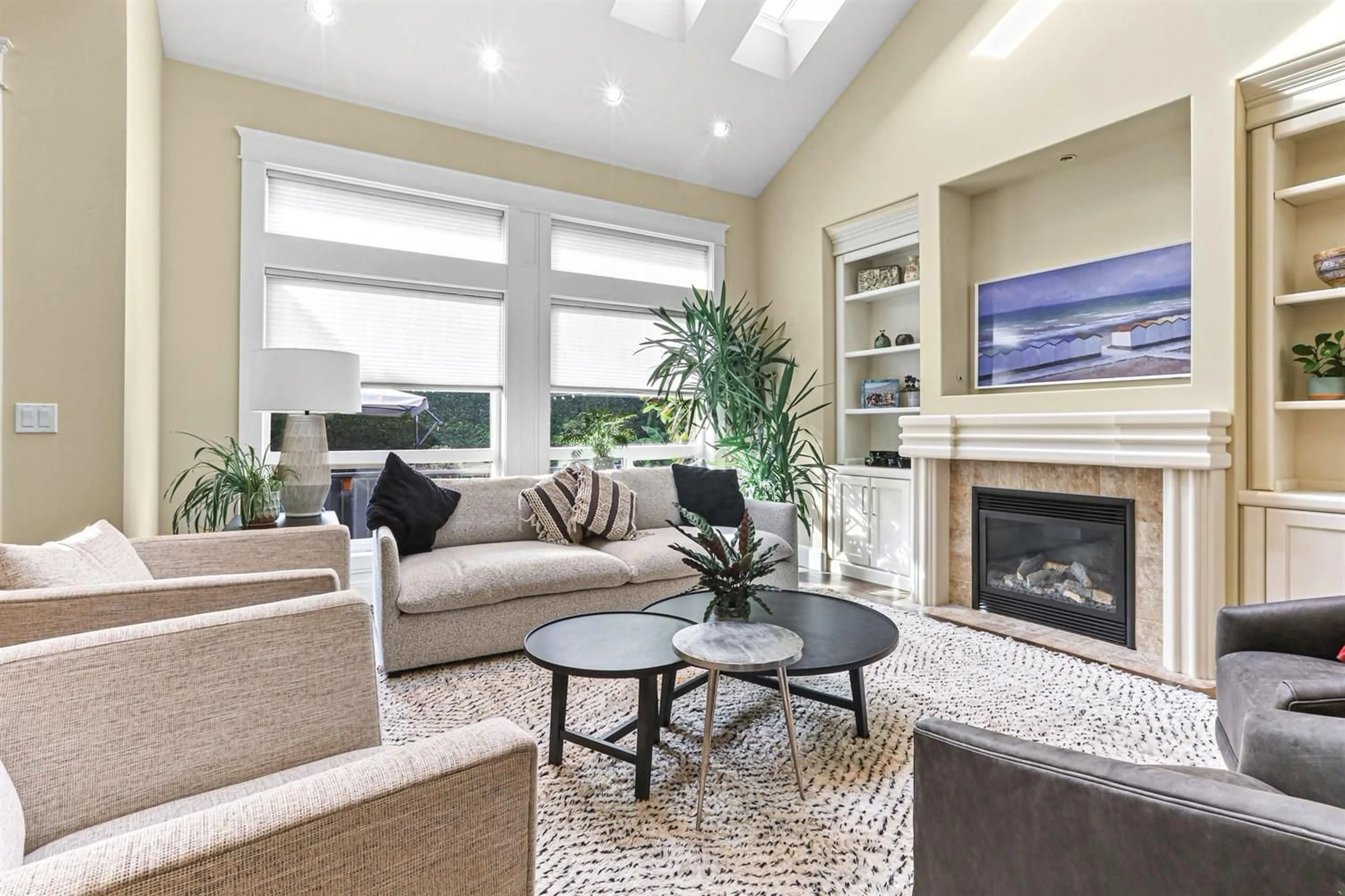 Living room with furniture, unknown for 2767 162 STREET, Surrey British Columbia V8S8E4