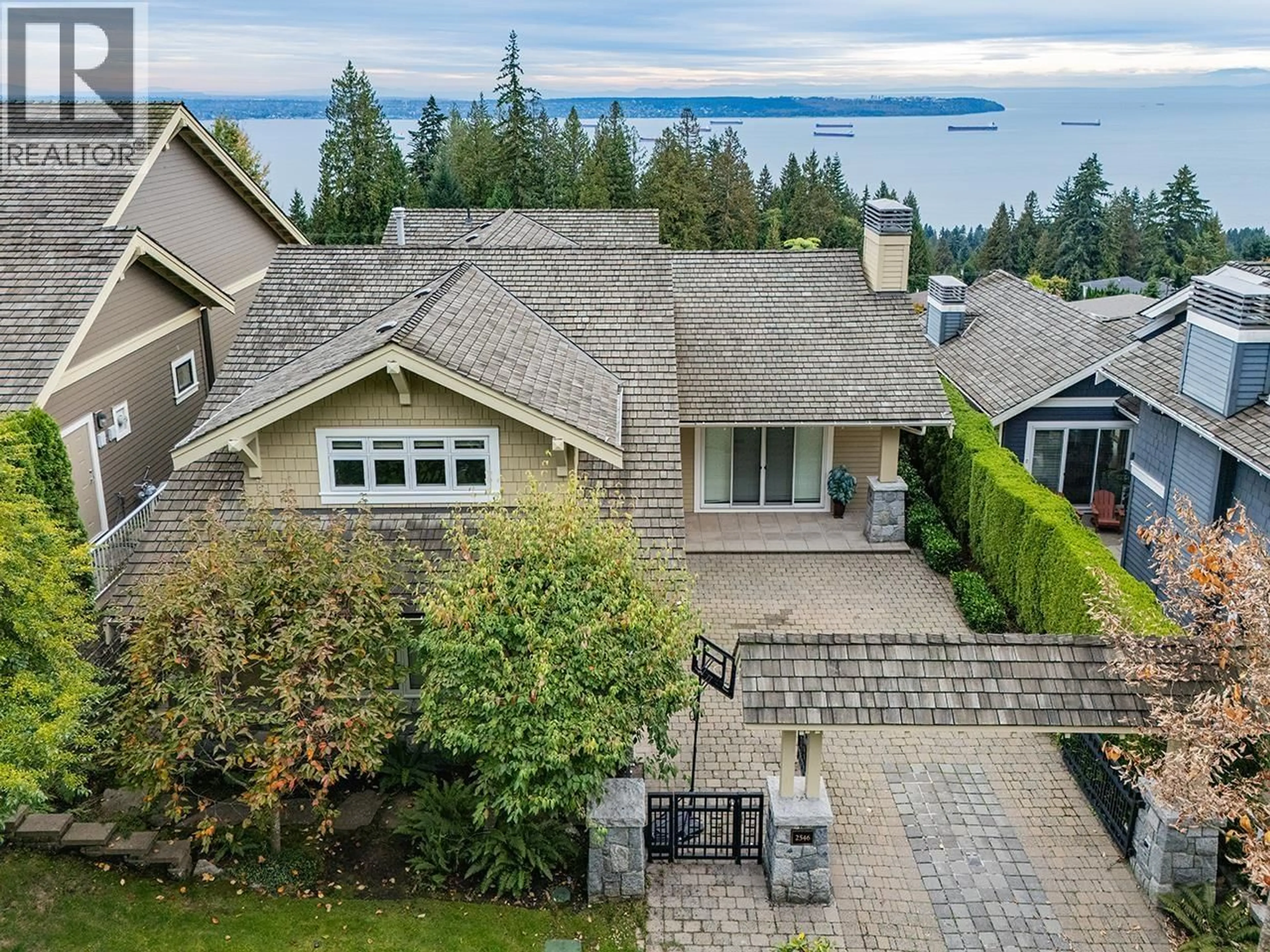 A pic from outside/outdoor area/front of a property/back of a property/a pic from drone, water/lake/river/ocean view for 2546 MARR CREEK COURT, West Vancouver British Columbia V7S0A3