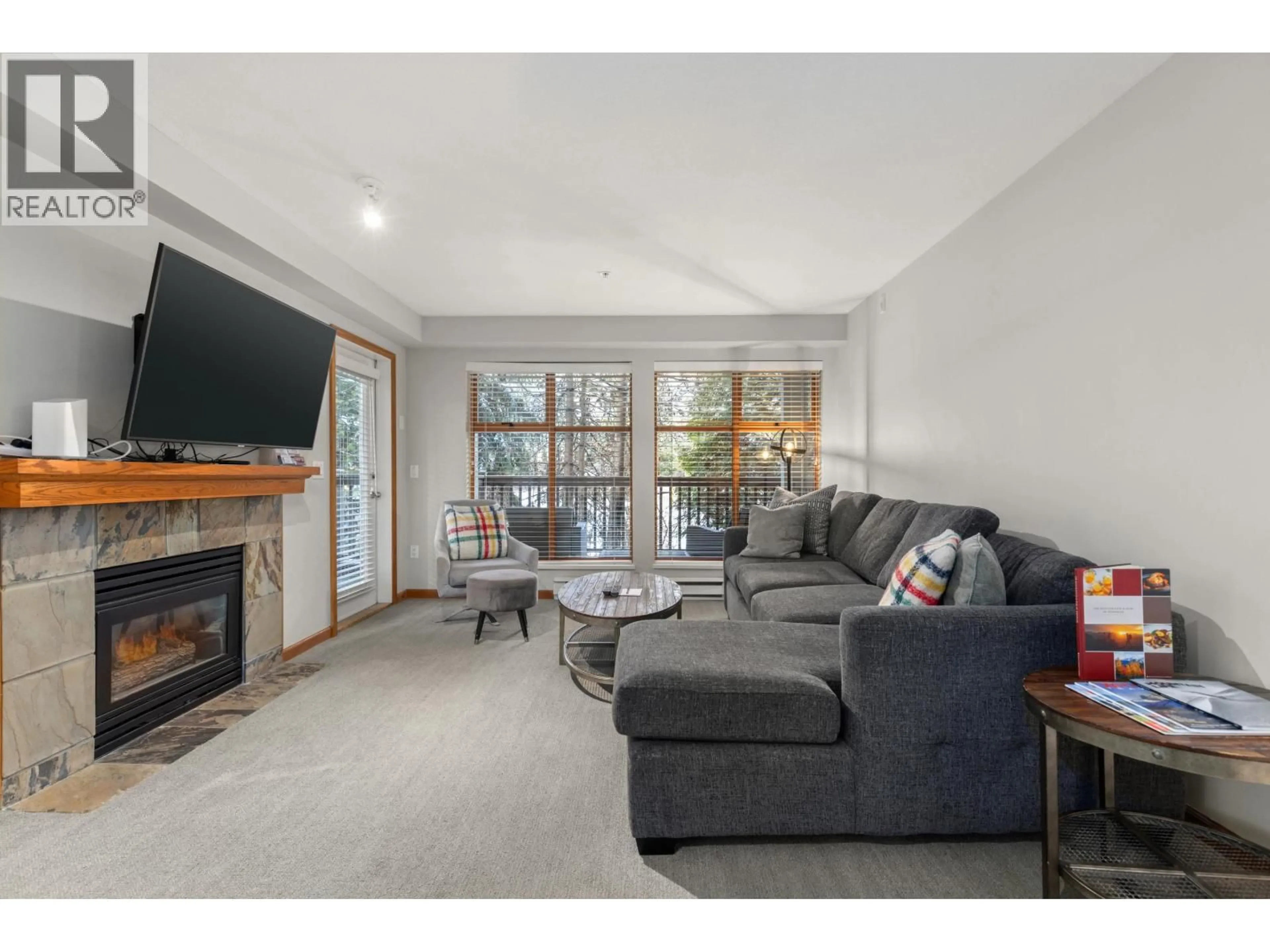 Living room with furniture, unknown for 1 - 4355 NORTHLANDS BOULEVARD, Whistler British Columbia V8E1C3